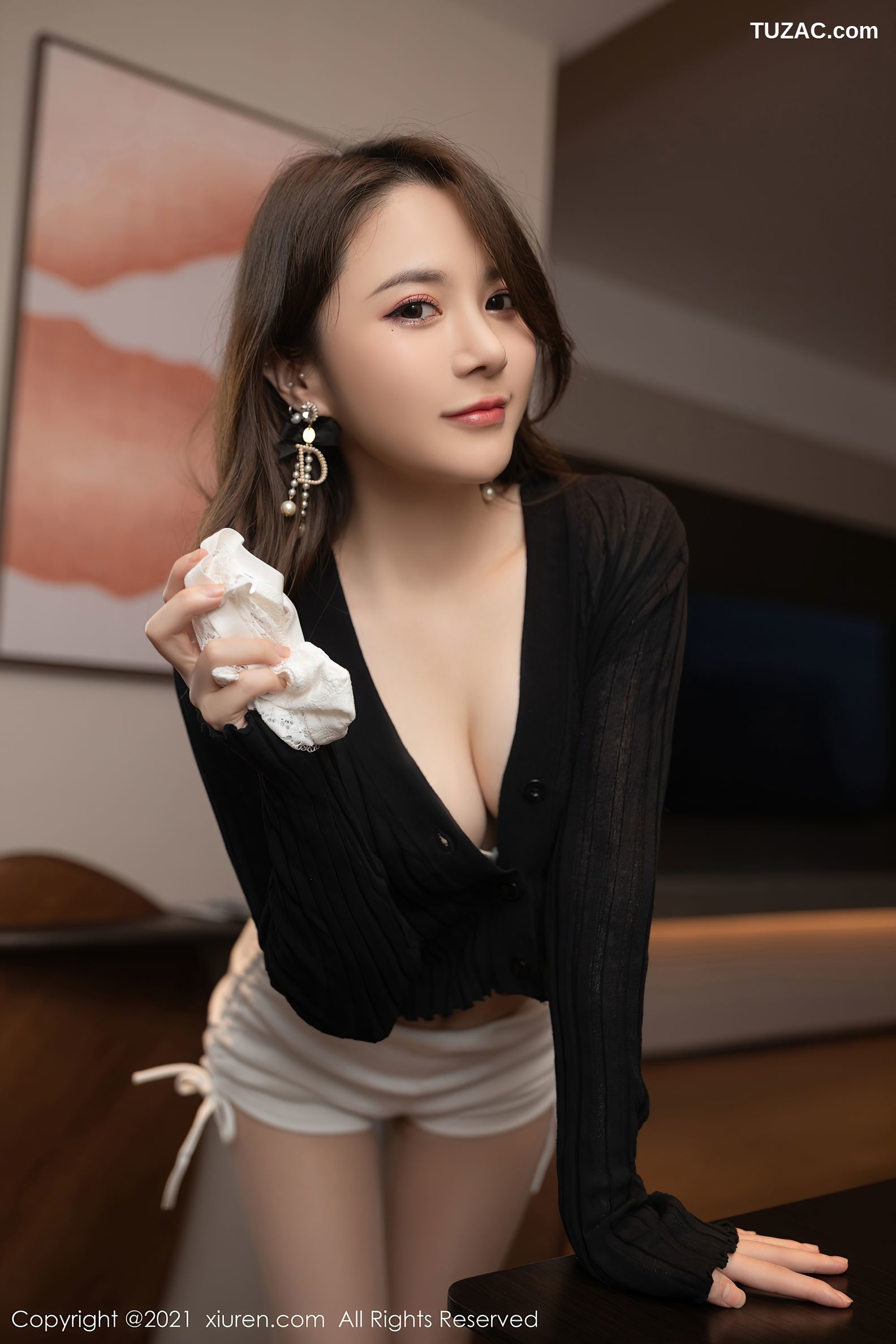 XiuRen秀人网-4139-鱼子酱Fish-江浙沪旅拍白色短裙肉丝-2021.10.29