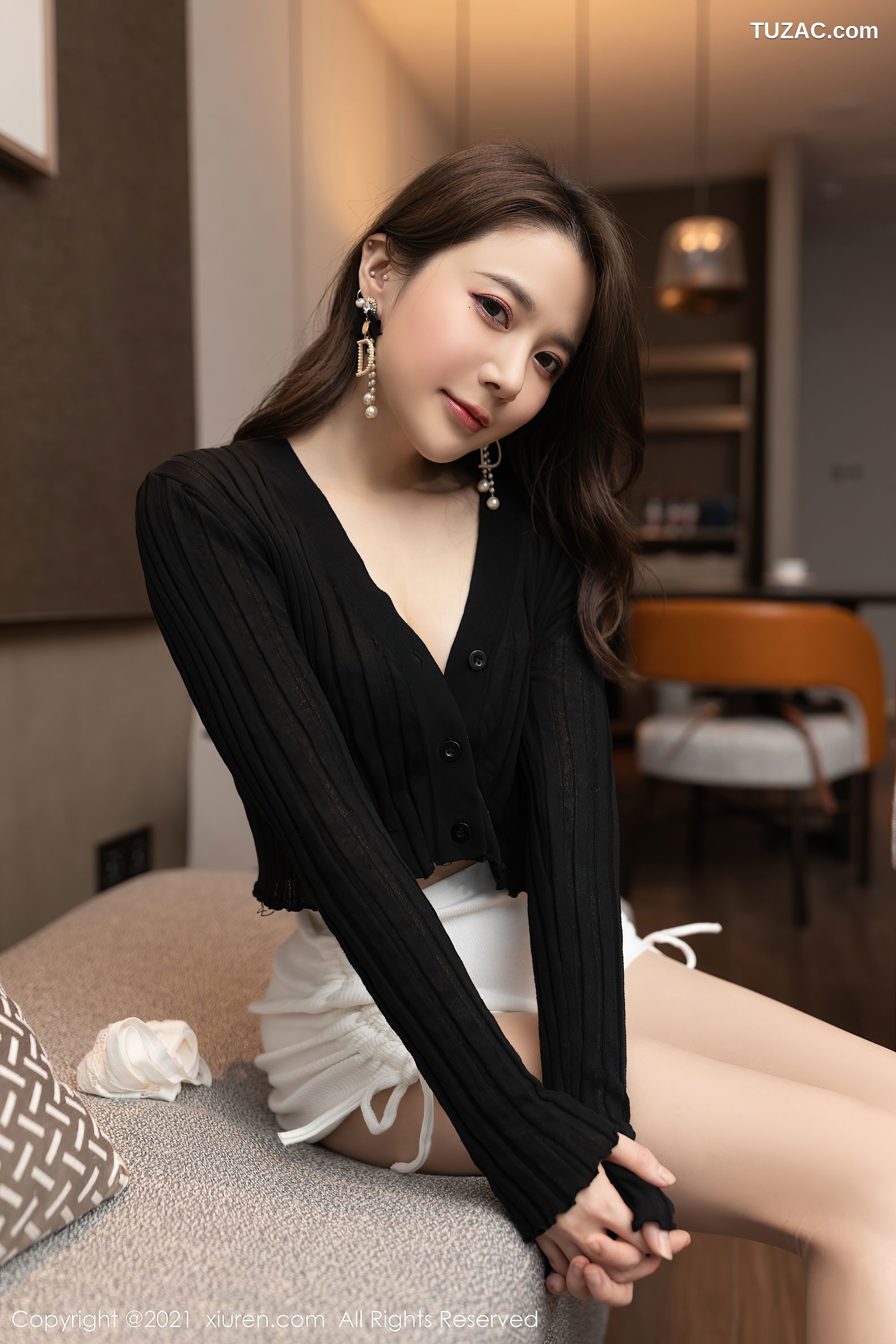 XiuRen秀人网-4139-鱼子酱Fish-江浙沪旅拍白色短裙肉丝-2021.10.29