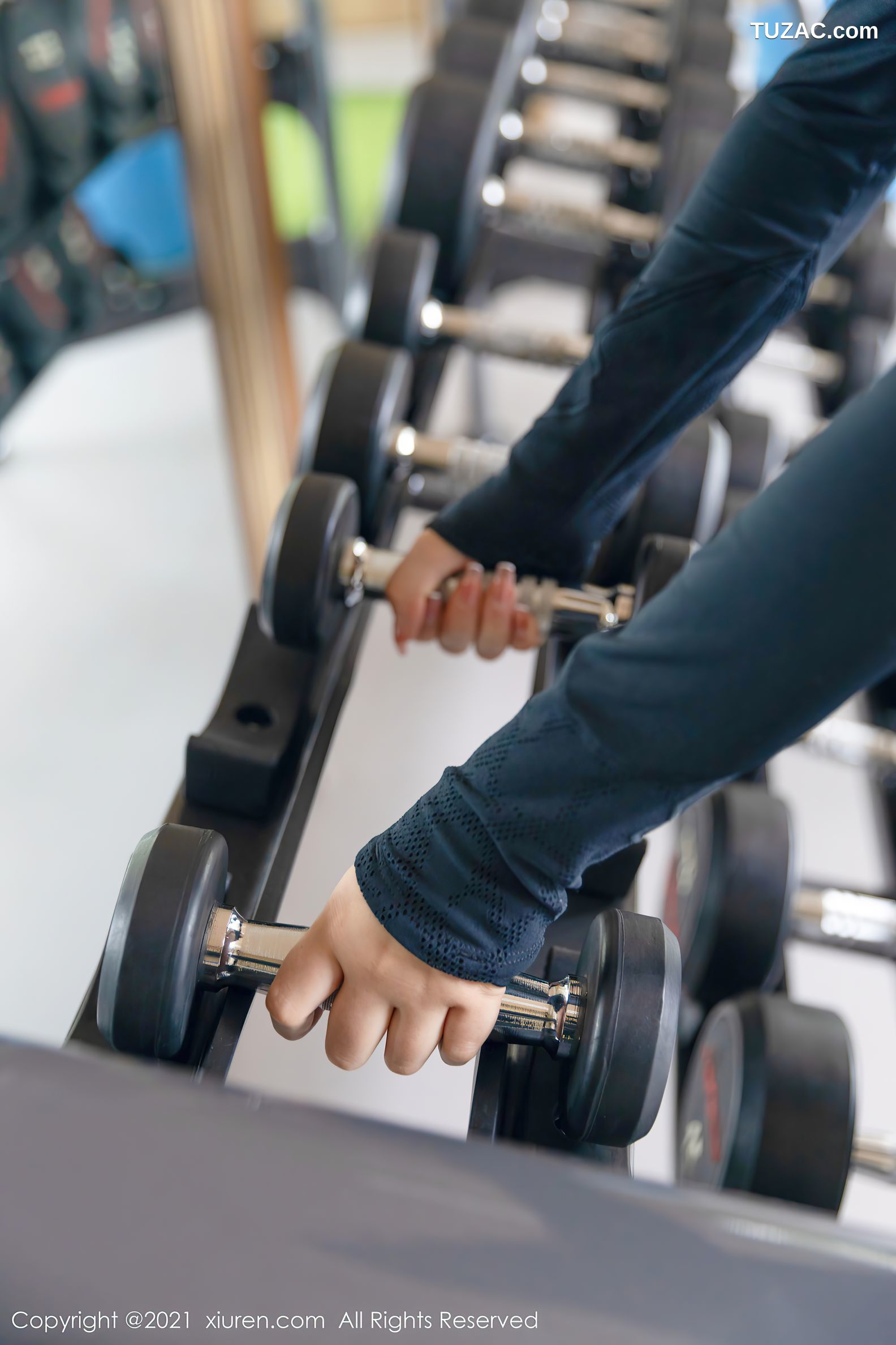 XiuRen秀人网-4140-熊小诺-成都旅拍剧情镜头健身房运动服-2021.10.29