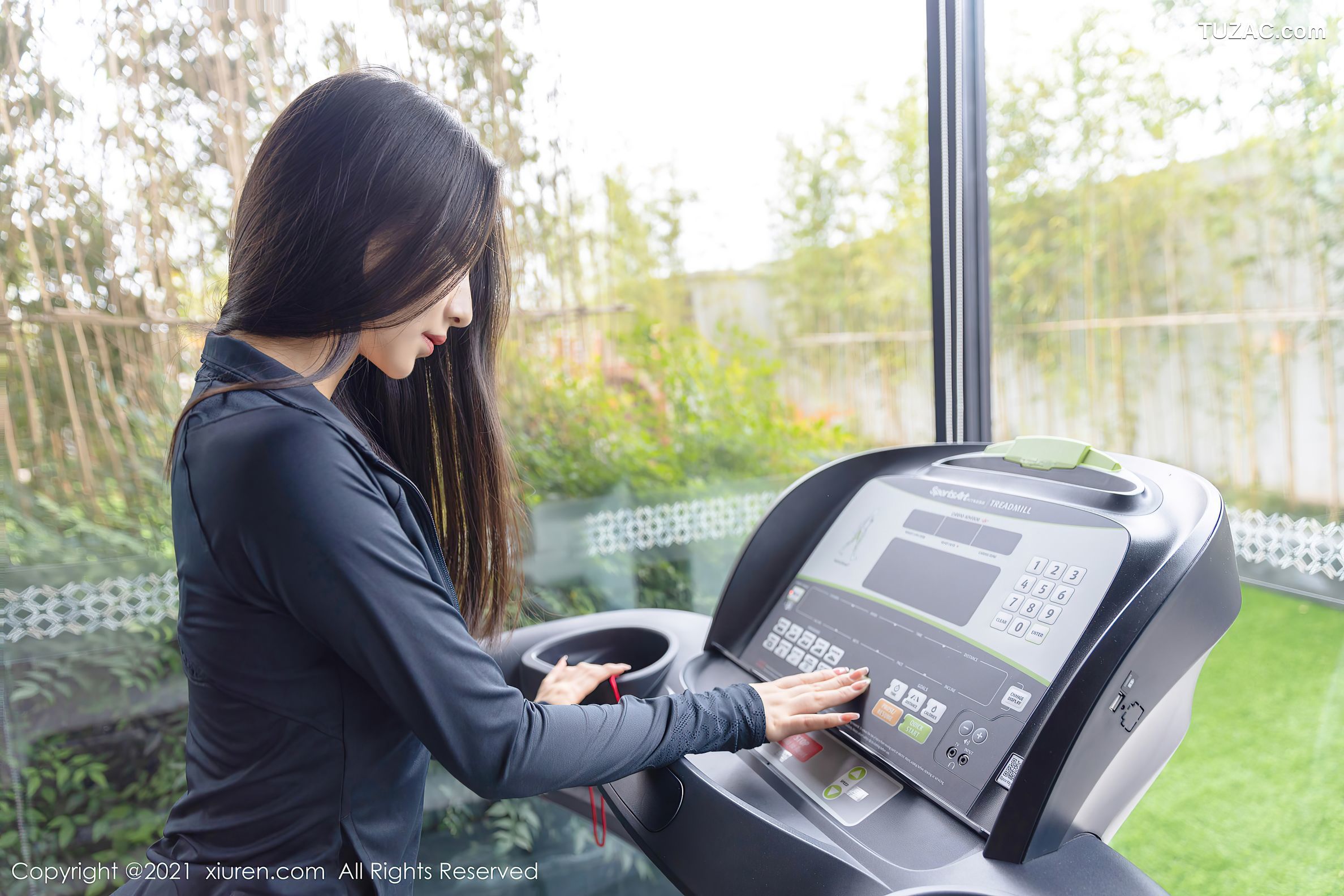 XiuRen秀人网-4140-熊小诺-成都旅拍剧情镜头健身房运动服-2021.10.29