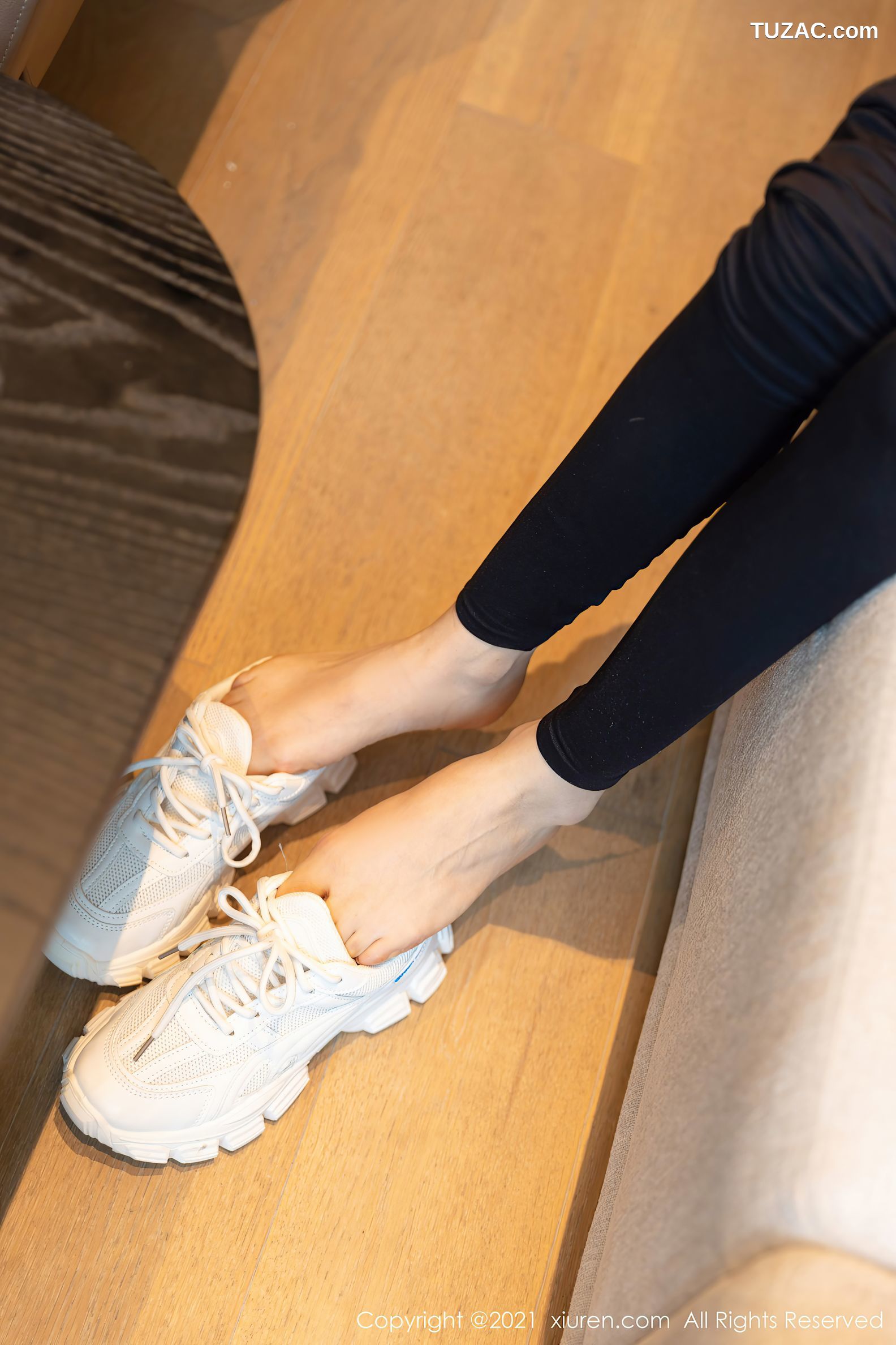 XiuRen秀人网-4140-熊小诺-成都旅拍剧情镜头健身房运动服-2021.10.29