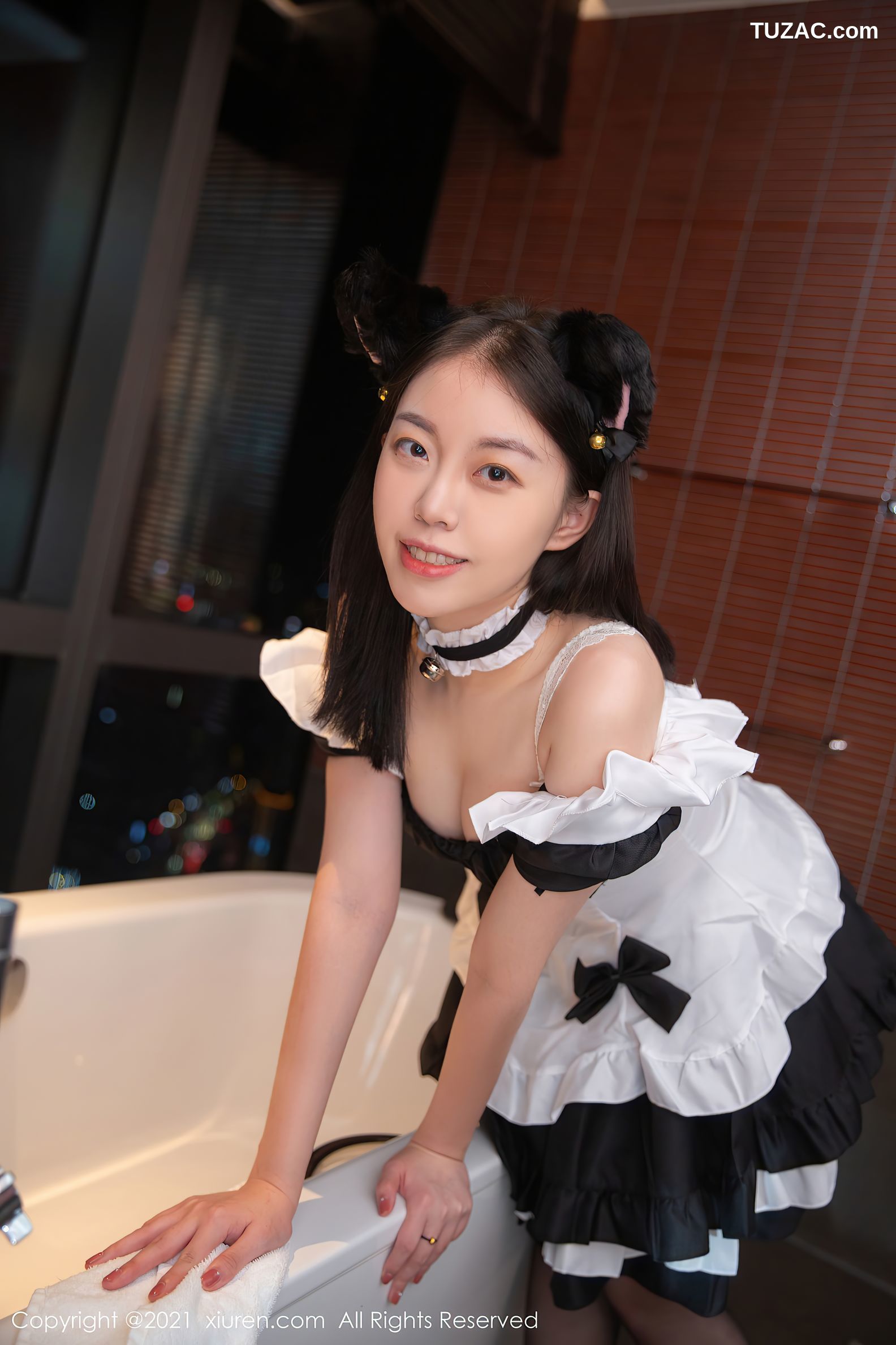 XiuRen秀人网-4153-一颗甜蛋黄a-深夜女仆服务主题低胸装蕾丝吊带袜-2021.11.02