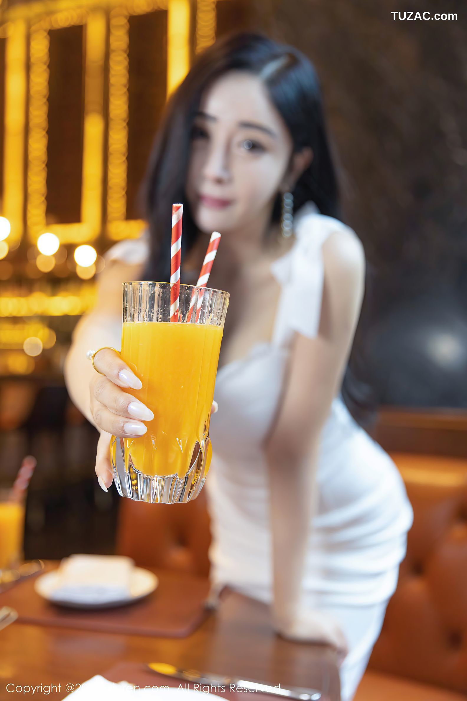 XiuRen秀人网-4155-允爾-成都旅拍浴室白色长裙丰满身材-2021.11.02