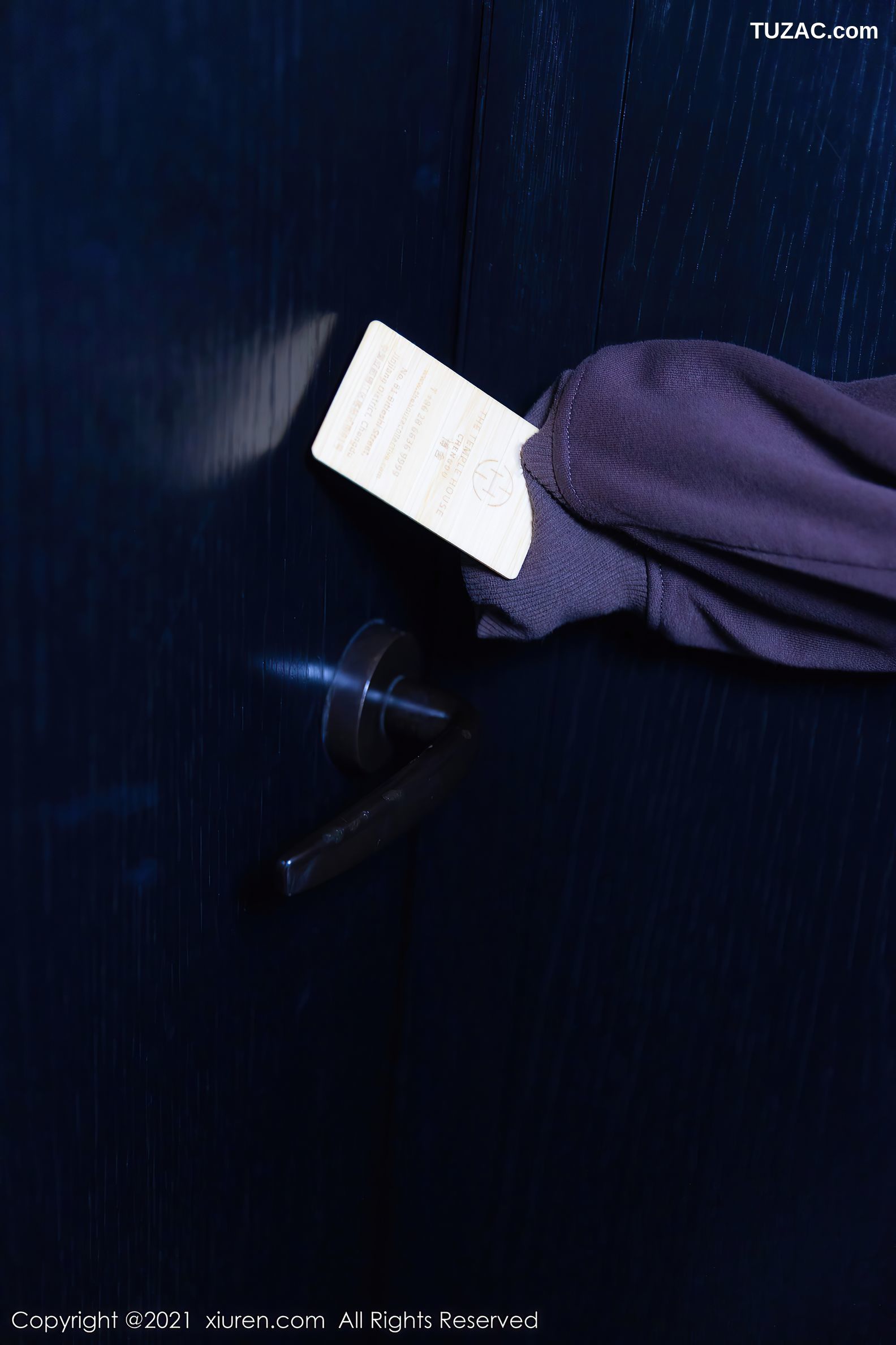 XiuRen秀人网-4155-允爾-成都旅拍浴室白色长裙丰满身材-2021.11.02