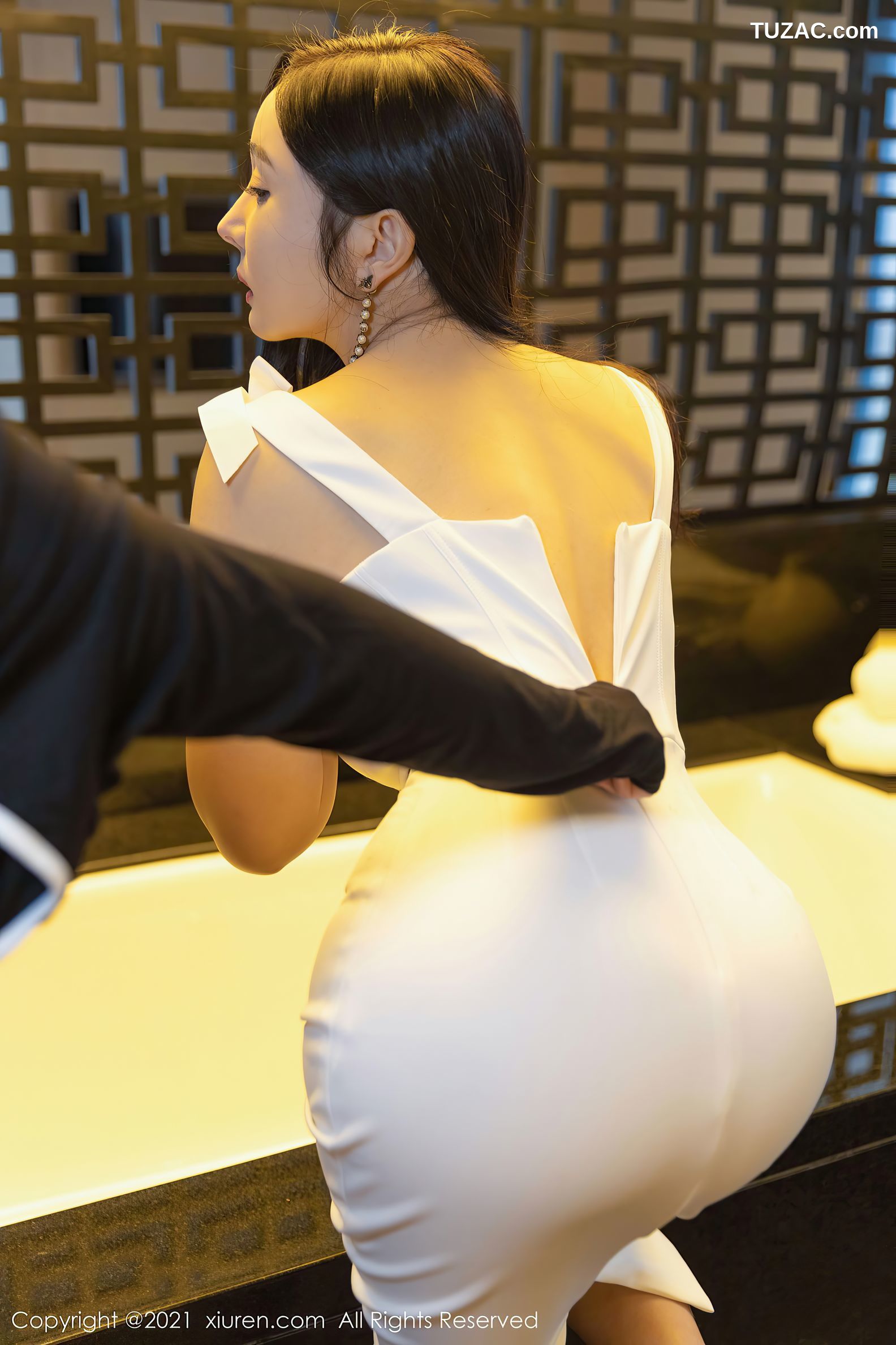 XiuRen秀人网-4155-允爾-成都旅拍浴室白色长裙丰满身材-2021.11.02