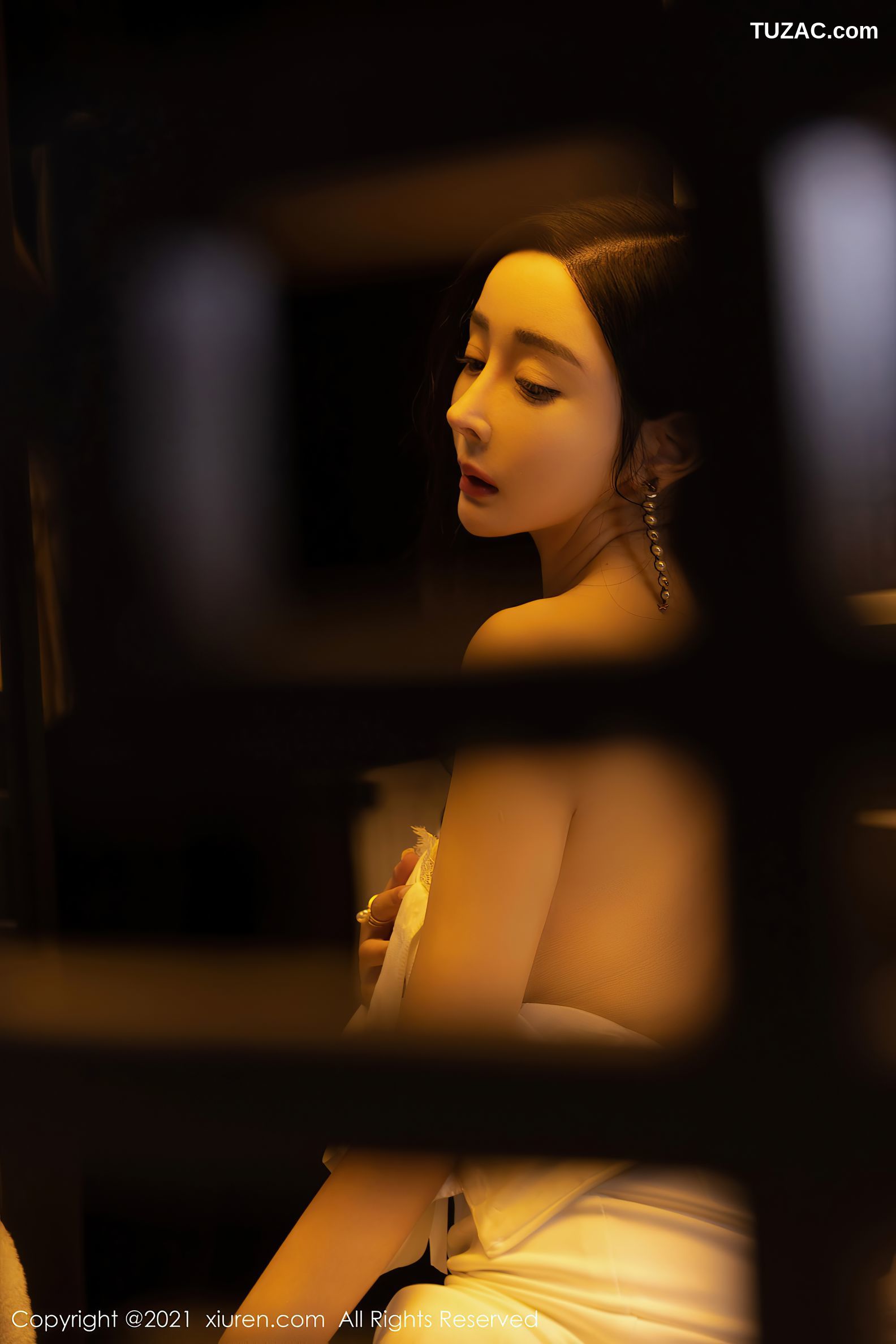 XiuRen秀人网-4155-允爾-成都旅拍浴室白色长裙丰满身材-2021.11.02