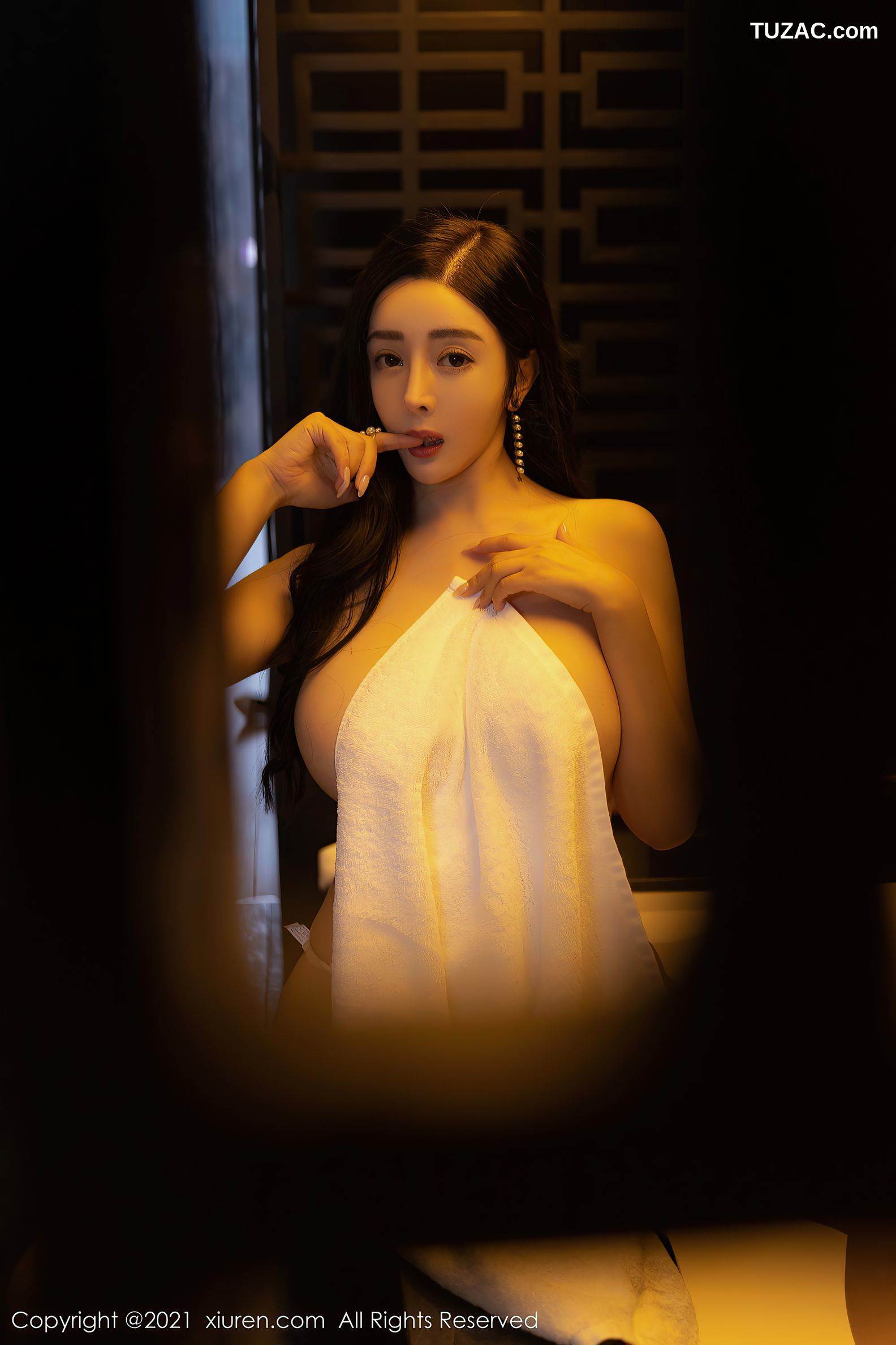 XiuRen秀人网-4155-允爾-成都旅拍浴室白色长裙丰满身材-2021.11.02