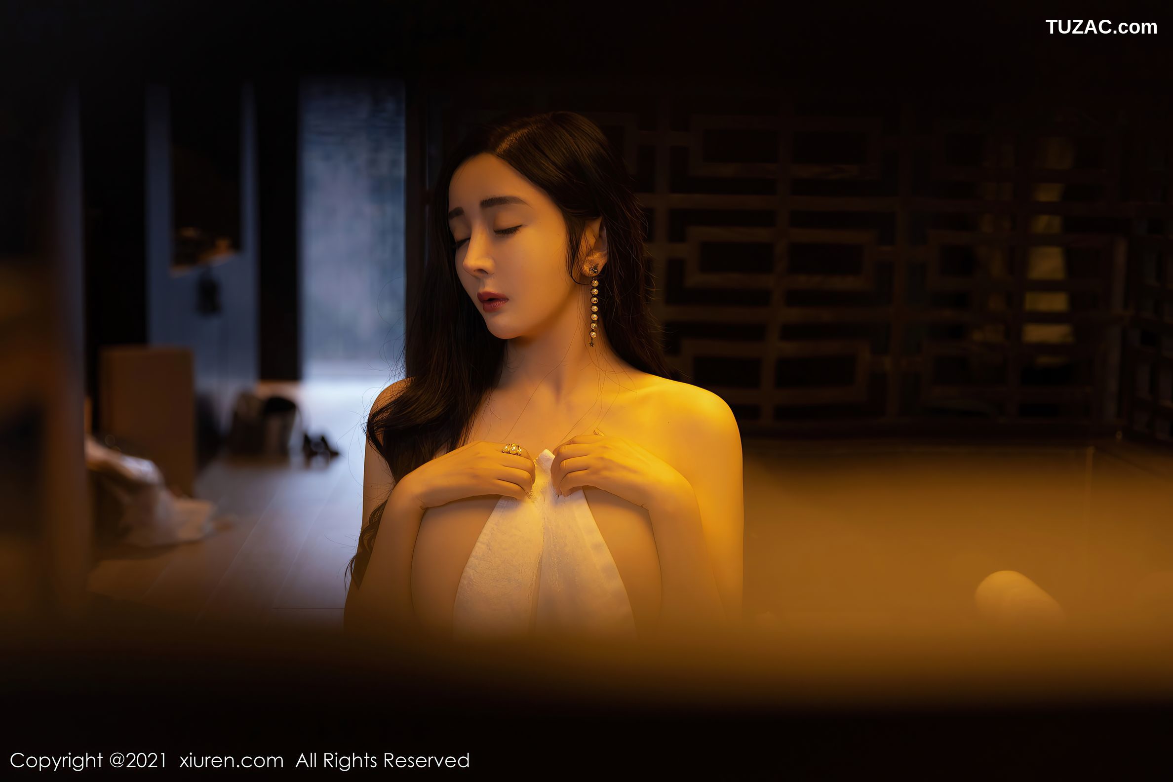 XiuRen秀人网-4155-允爾-成都旅拍浴室白色长裙丰满身材-2021.11.02