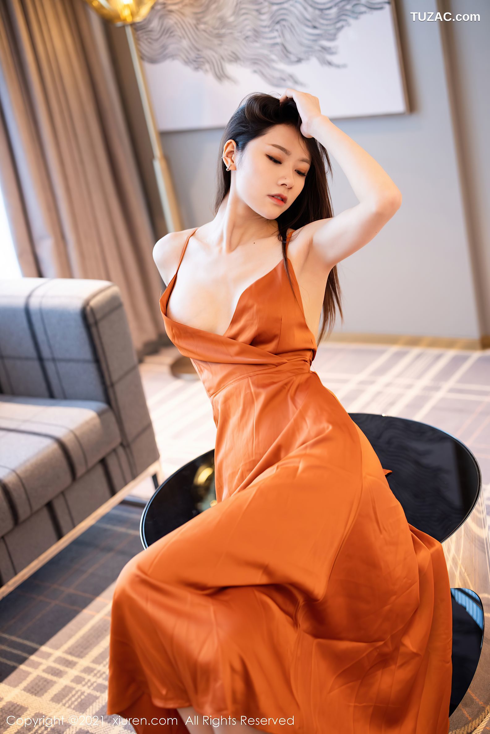 XiuRen秀人网-4166-方子萱-艳丽低胸橙色吊带裙半撩-2021.11.04