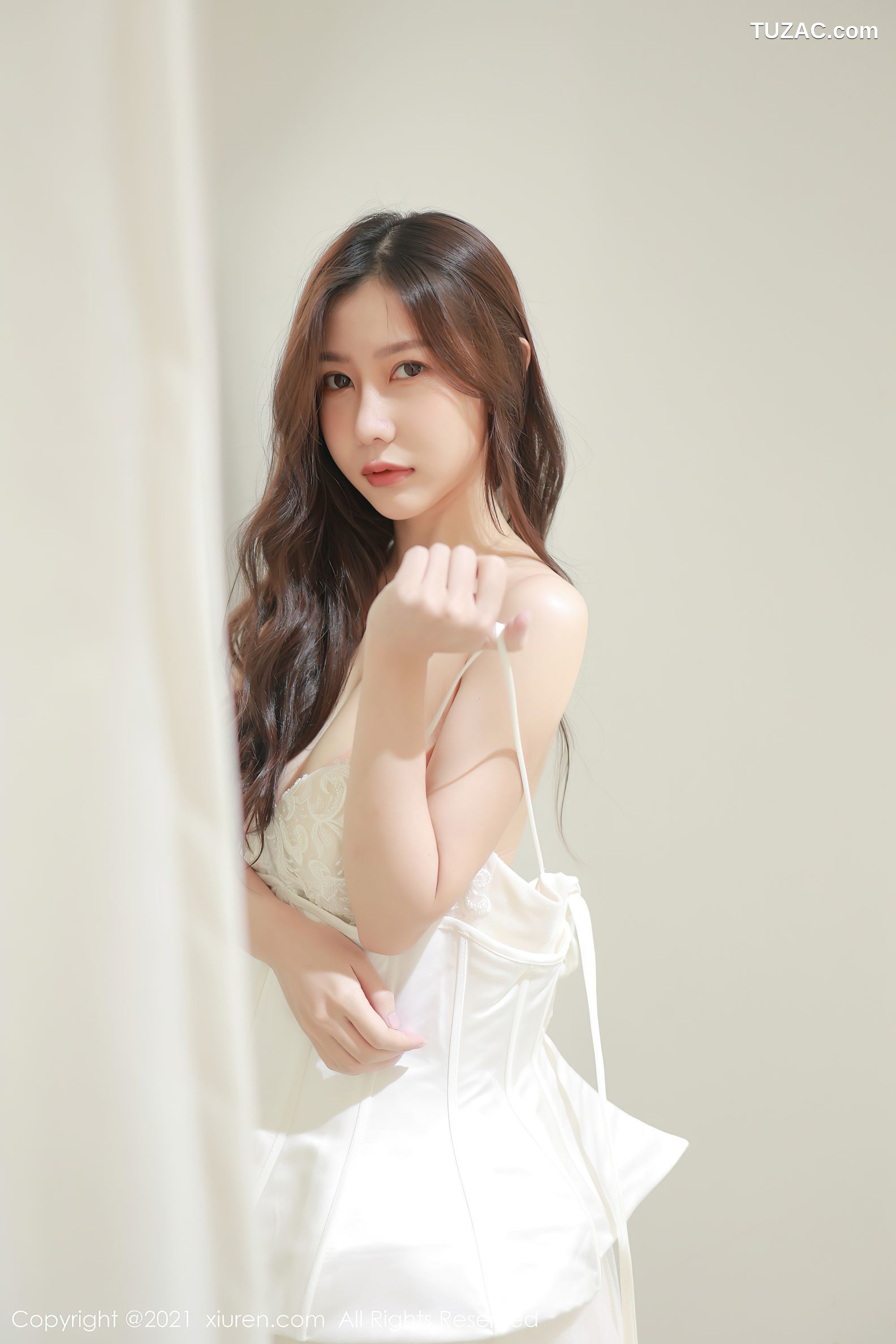 XiuRen秀人网-4170-尹甜甜-洁白唯美婚纱真空傲人豪乳-2021.11.05