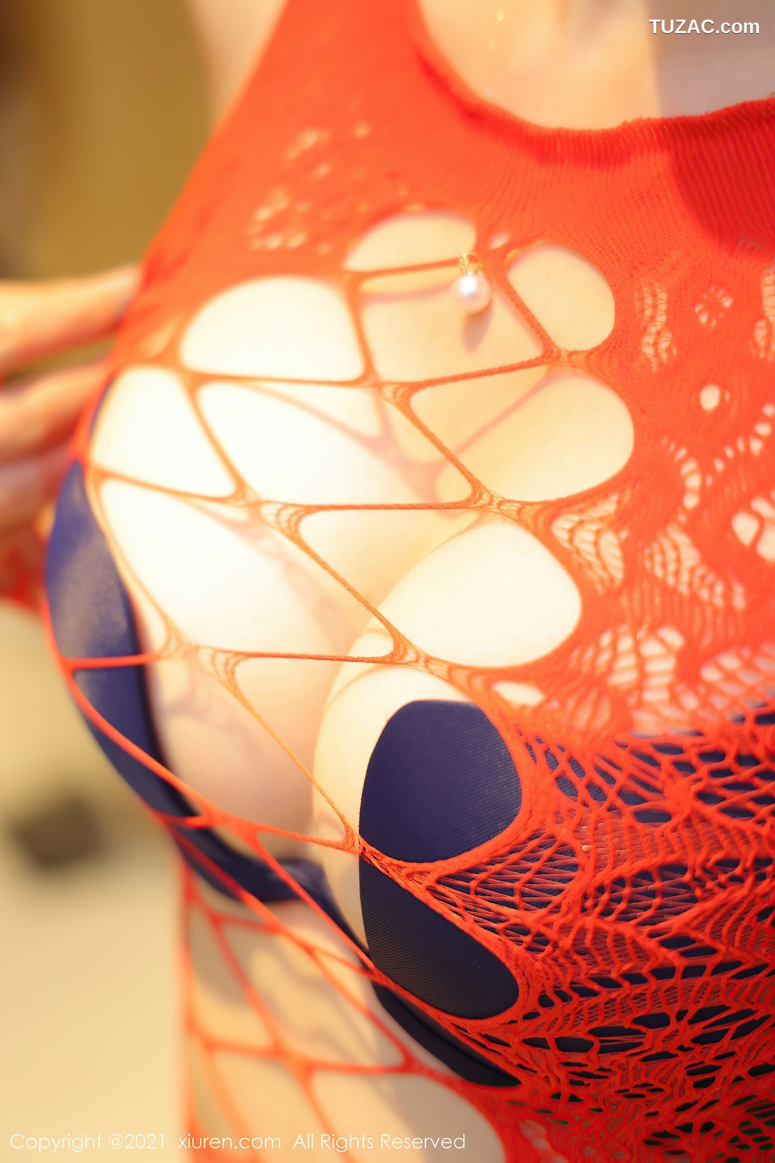 XiuRen秀人网-4171-周慕汐baby-猩红镂空短裙黑色内衣-2021.11.05