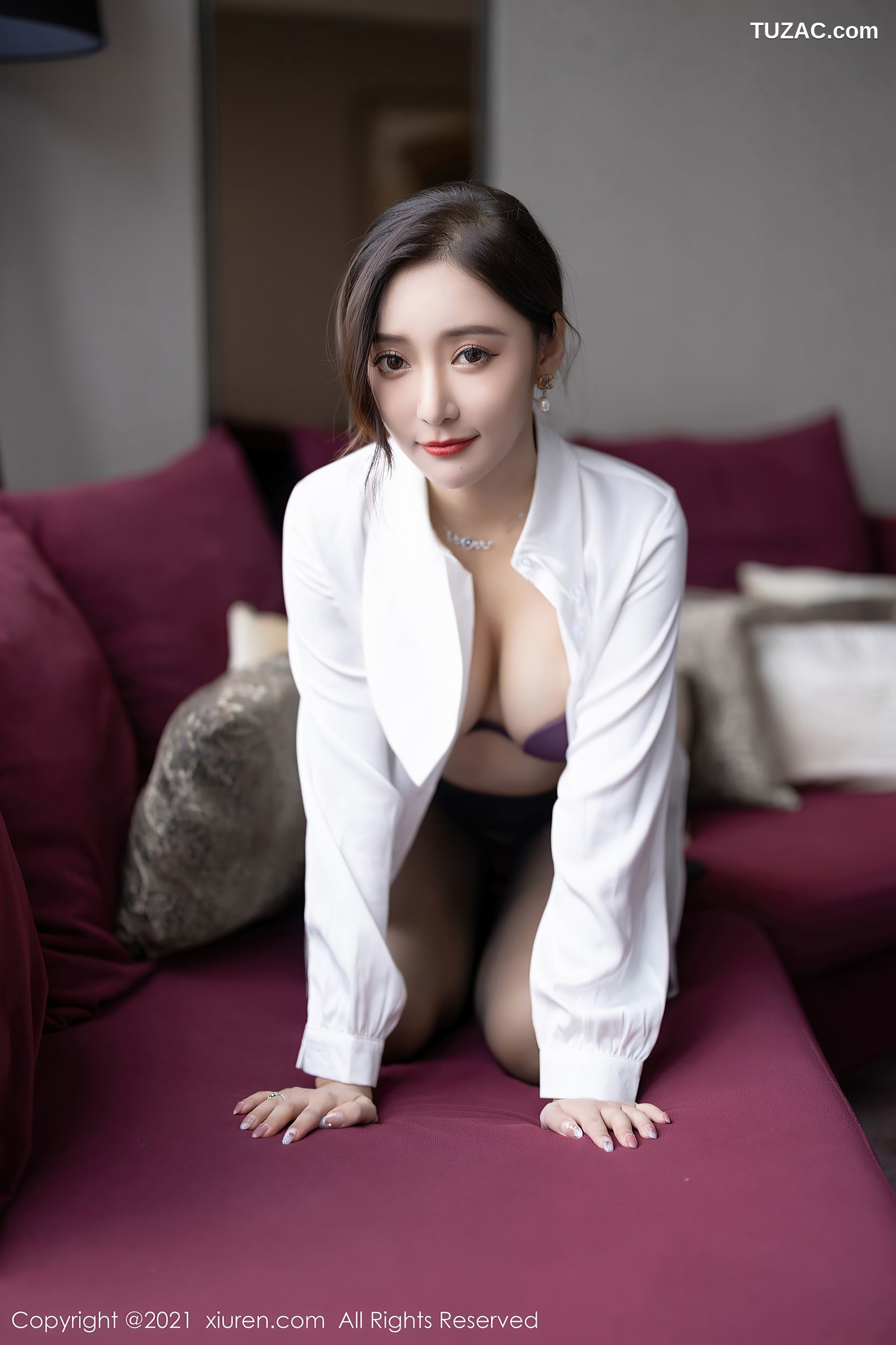 XiuRen秀人网-4184-王馨瑶Yanni-职业装OL主题-性感内衣黑丝-2021.11.08