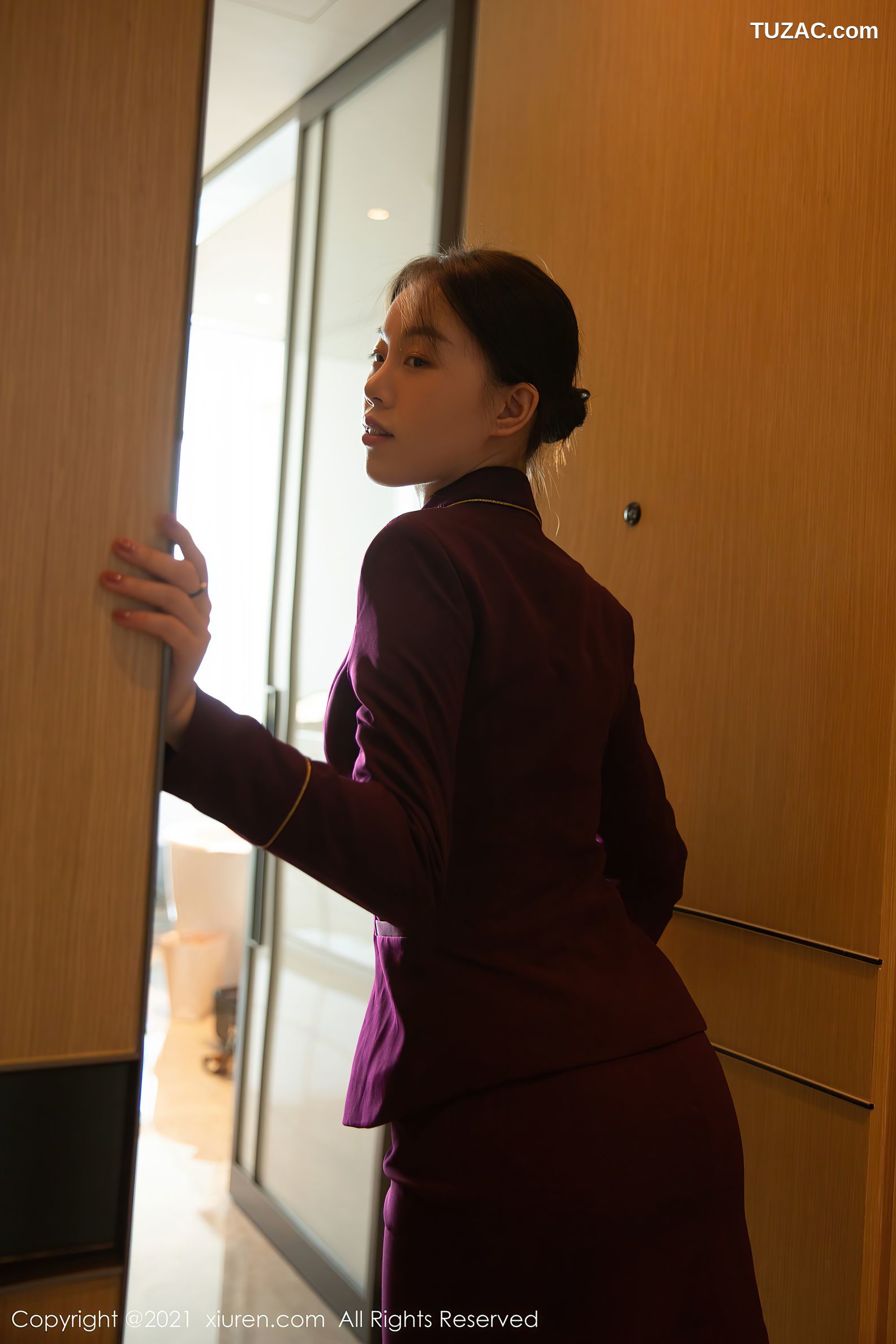 XiuRen秀人网-4191-一颗甜蛋黄a-空姐制服主题超薄黑丝-2021.11.09