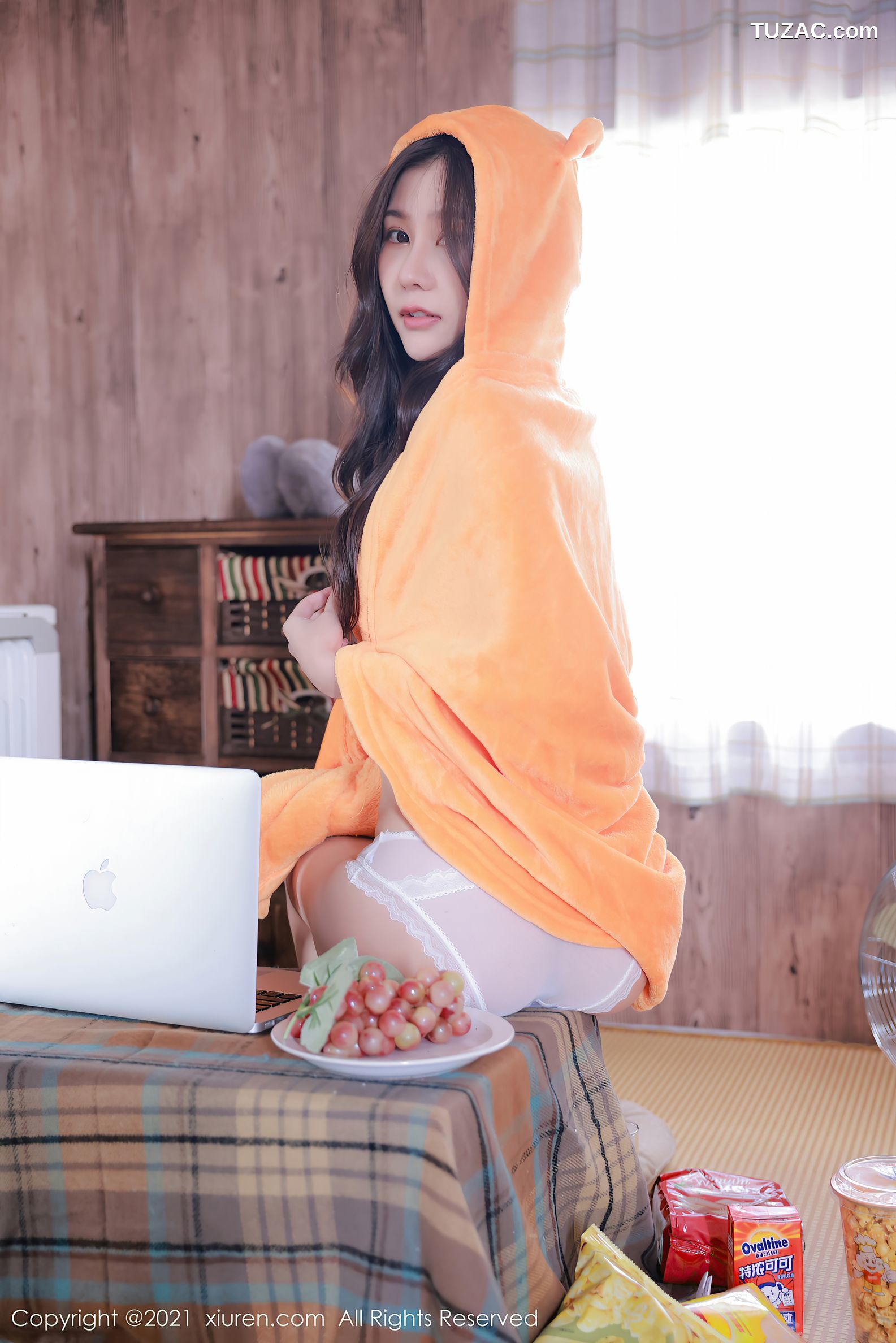 XiuRen秀人网-4199-尹甜甜-性感绒毛披风豪乳薯片遮点-2021.11.11