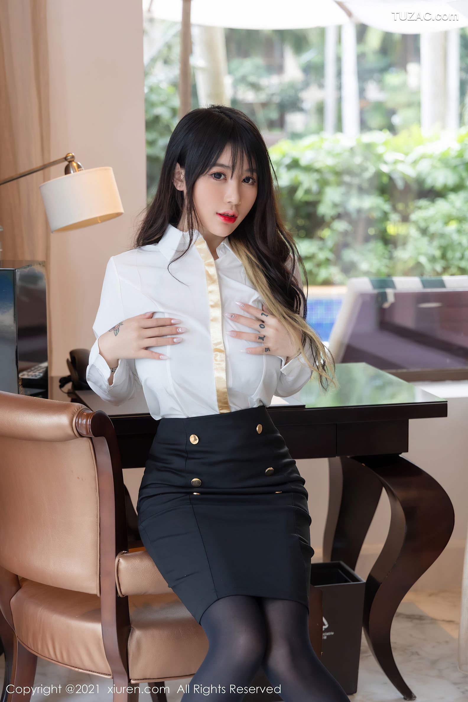 XiuRen秀人网-4213-美七Mia-青海旅拍黑色情趣连体衣-2021.11.15