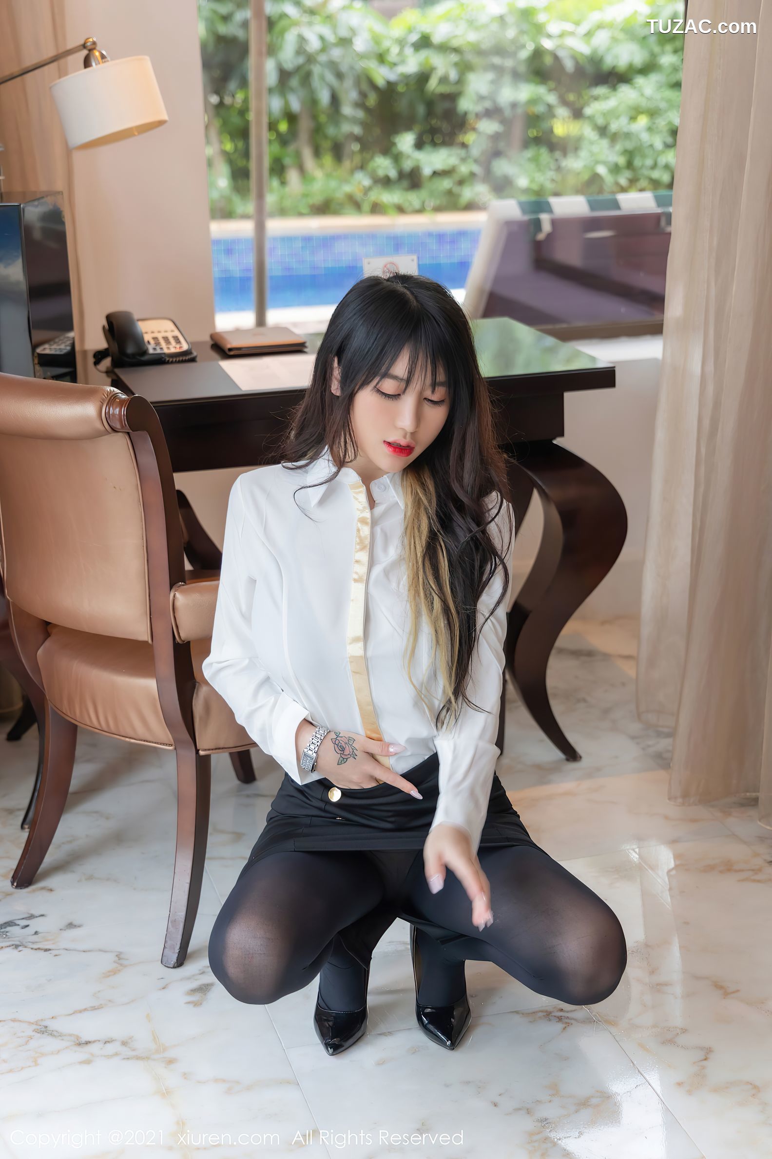 XiuRen秀人网-4213-美七Mia-青海旅拍黑色情趣连体衣-2021.11.15