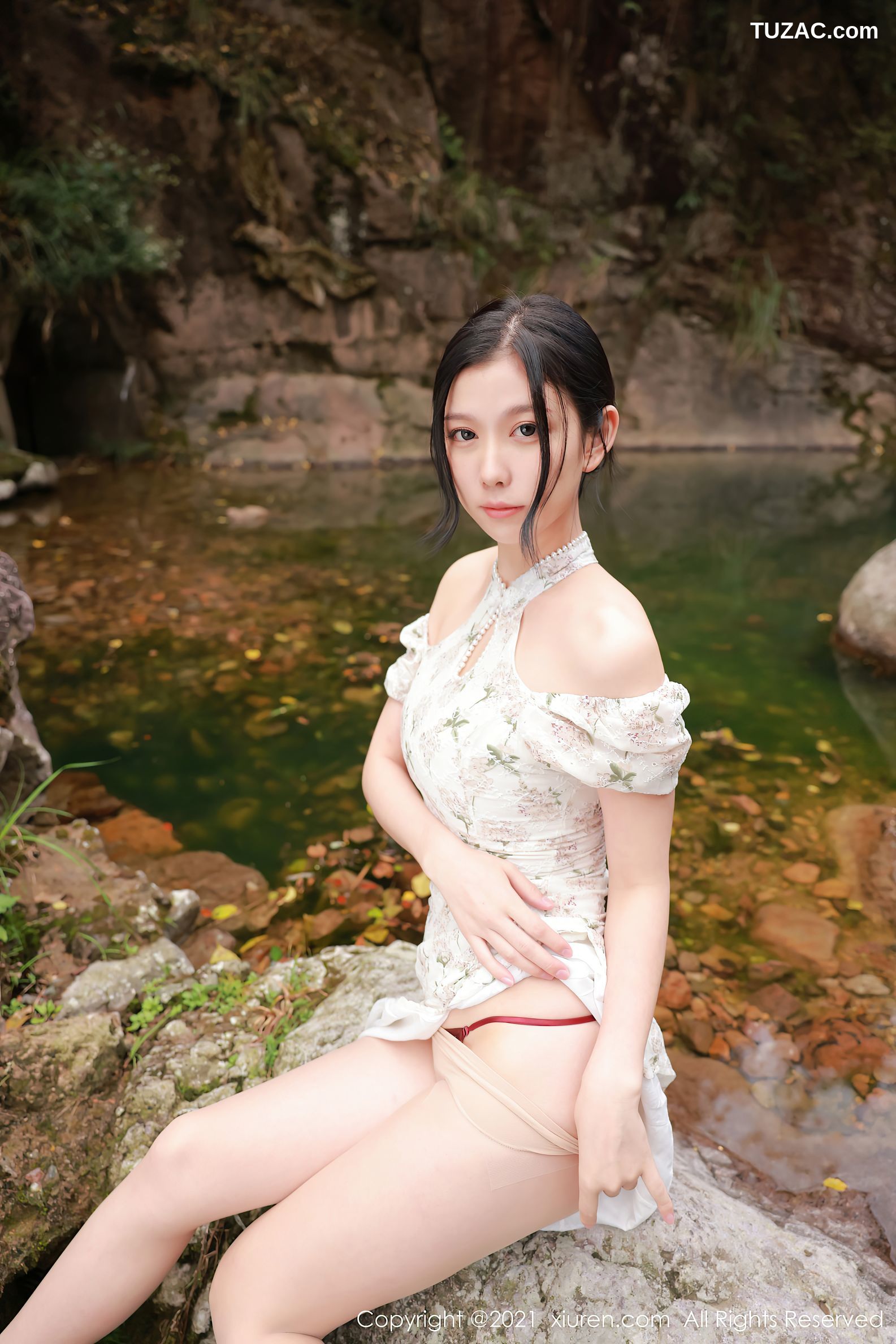 XiuRen秀人网-4229-李雅柔182CM-大理旅拍户外山间性感服饰肉丝裤袜-2021.11.17