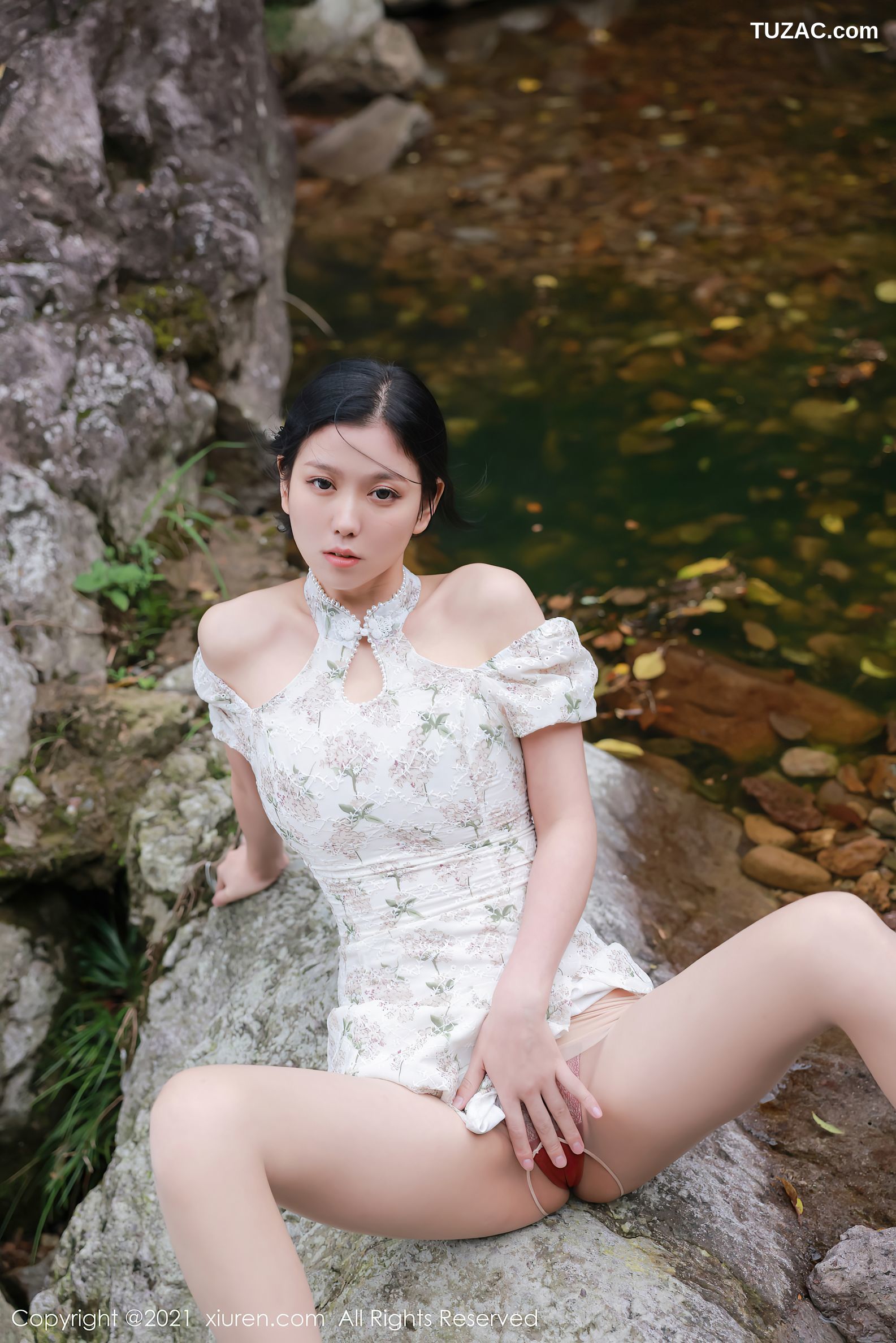 XiuRen秀人网-4229-李雅柔182CM-大理旅拍户外山间性感服饰肉丝裤袜-2021.11.17