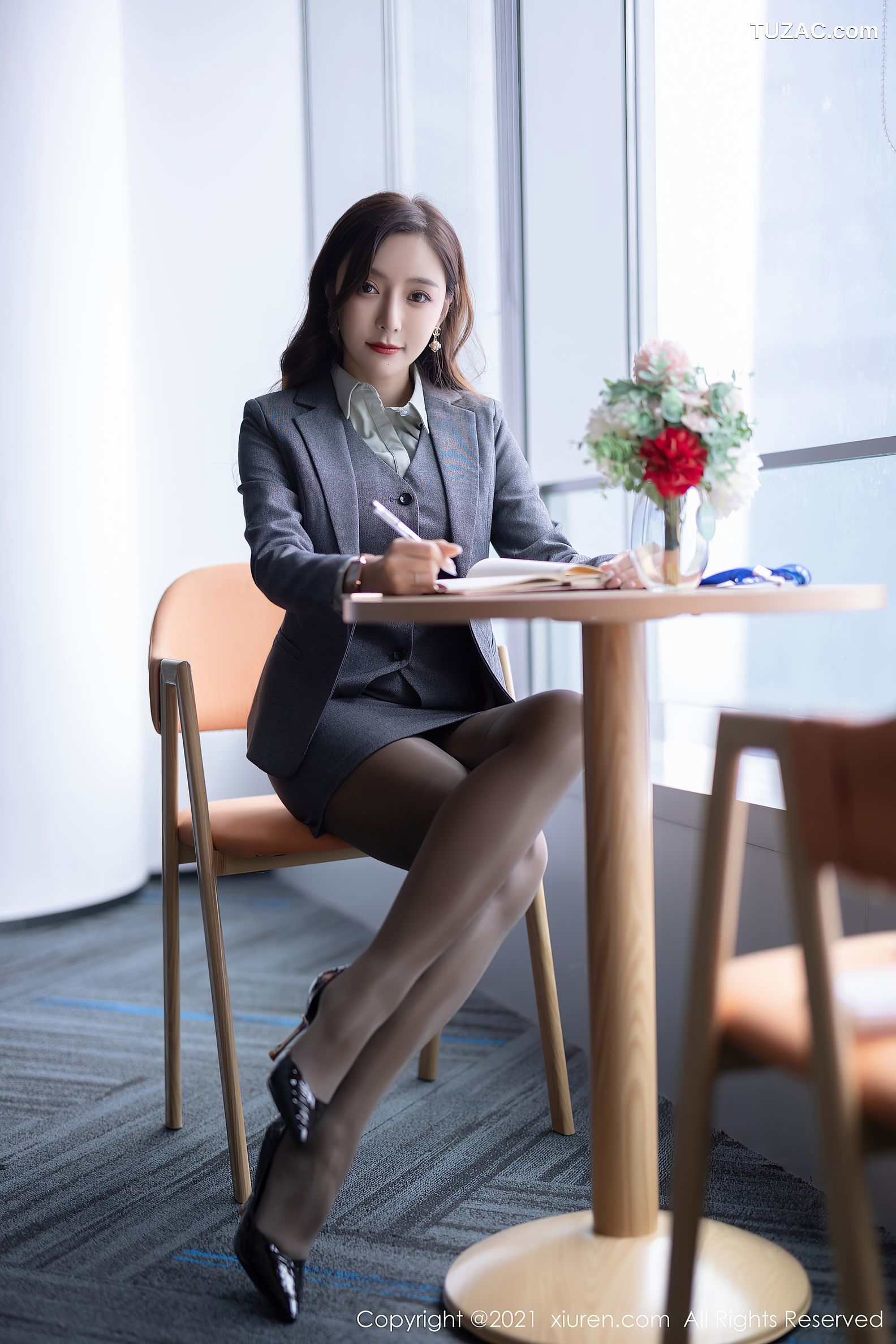 XiuRen秀人网-4251-王馨瑶yanni-性感内衣超薄黑丝裤袜-2021.11.22