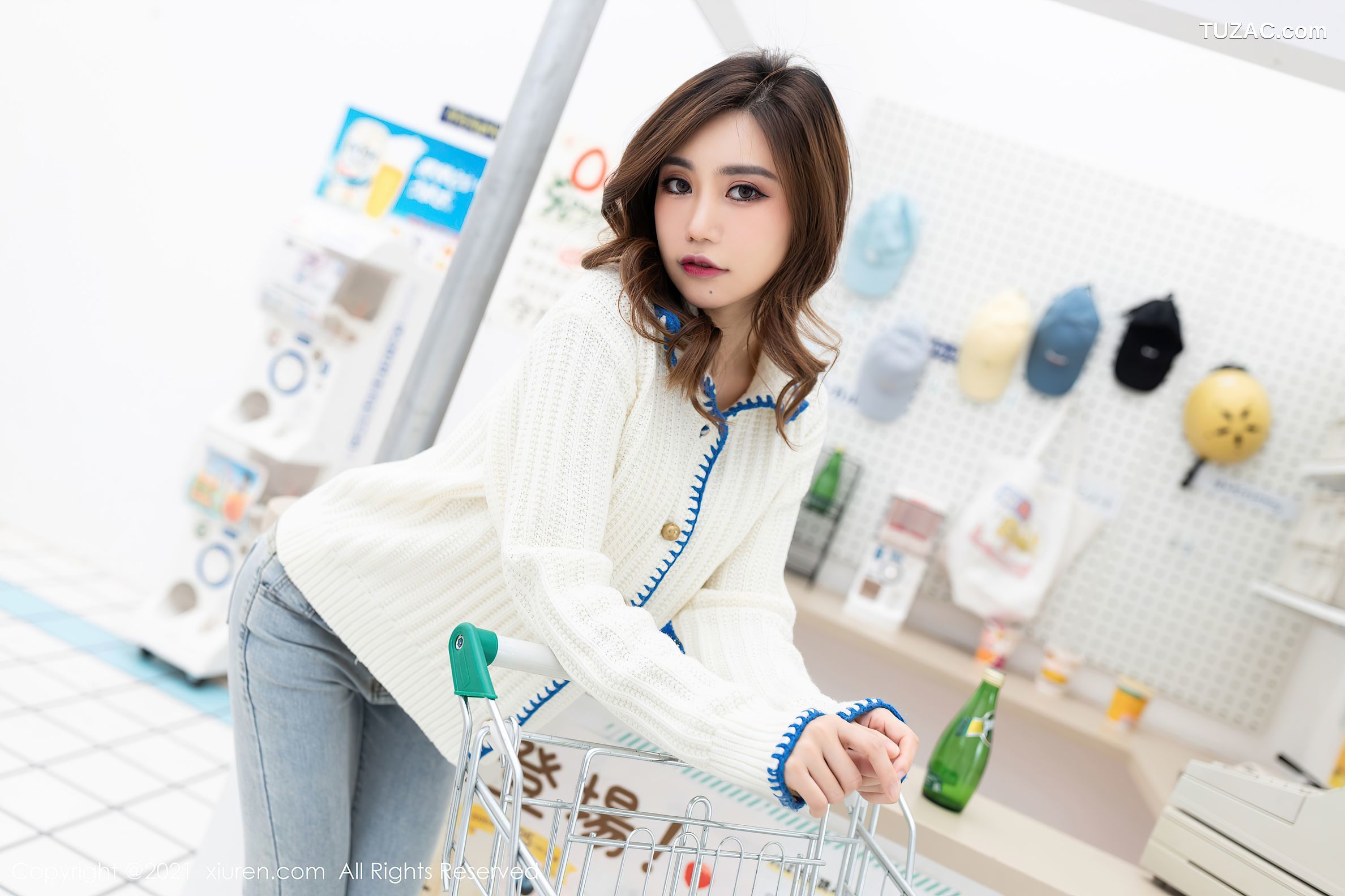XiuRen秀人网-4257-绮里嘉Ula-超市场景主题-牛仔裤薄透服饰-2021.11.23