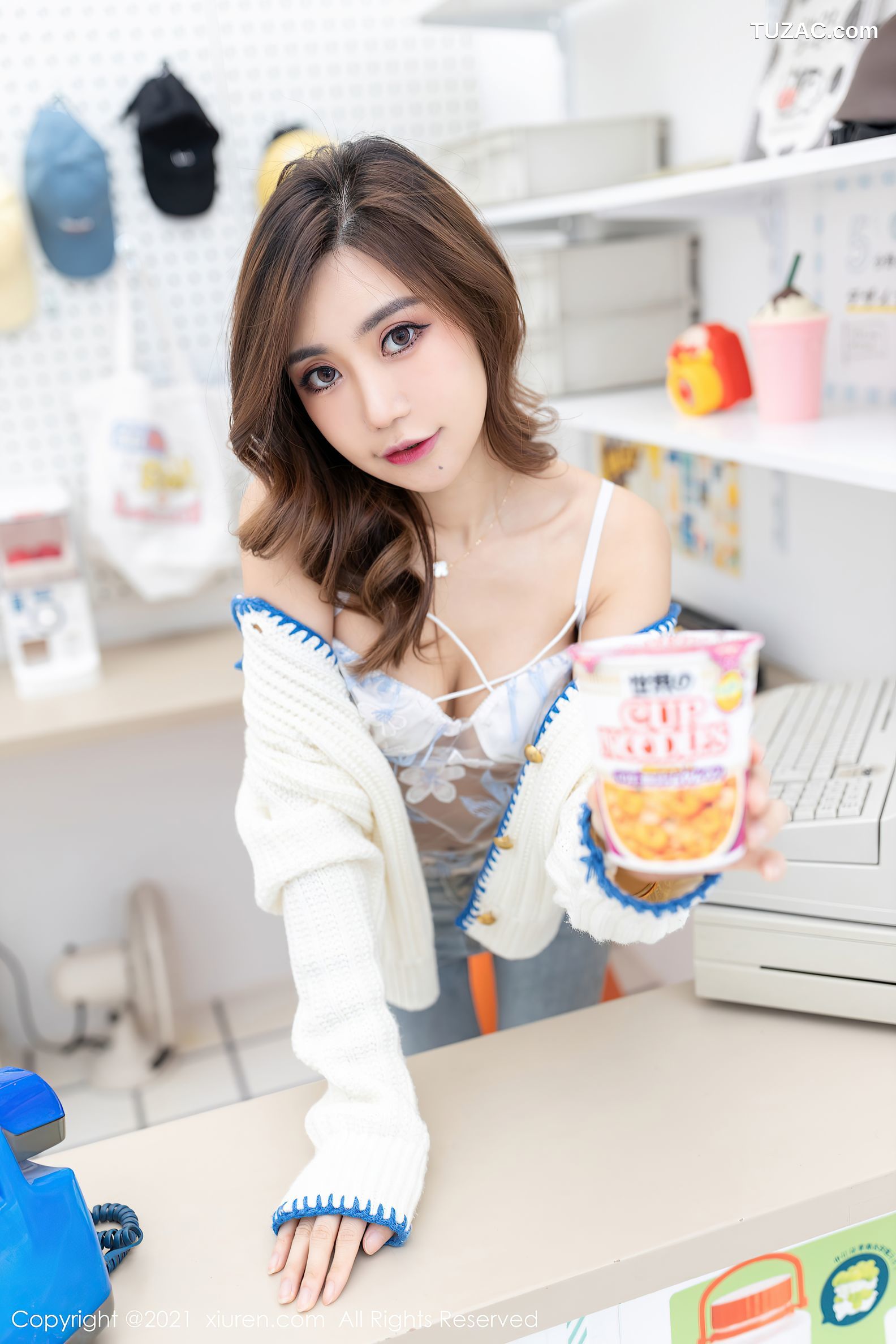 XiuRen秀人网-4257-绮里嘉Ula-超市场景主题-牛仔裤薄透服饰-2021.11.23