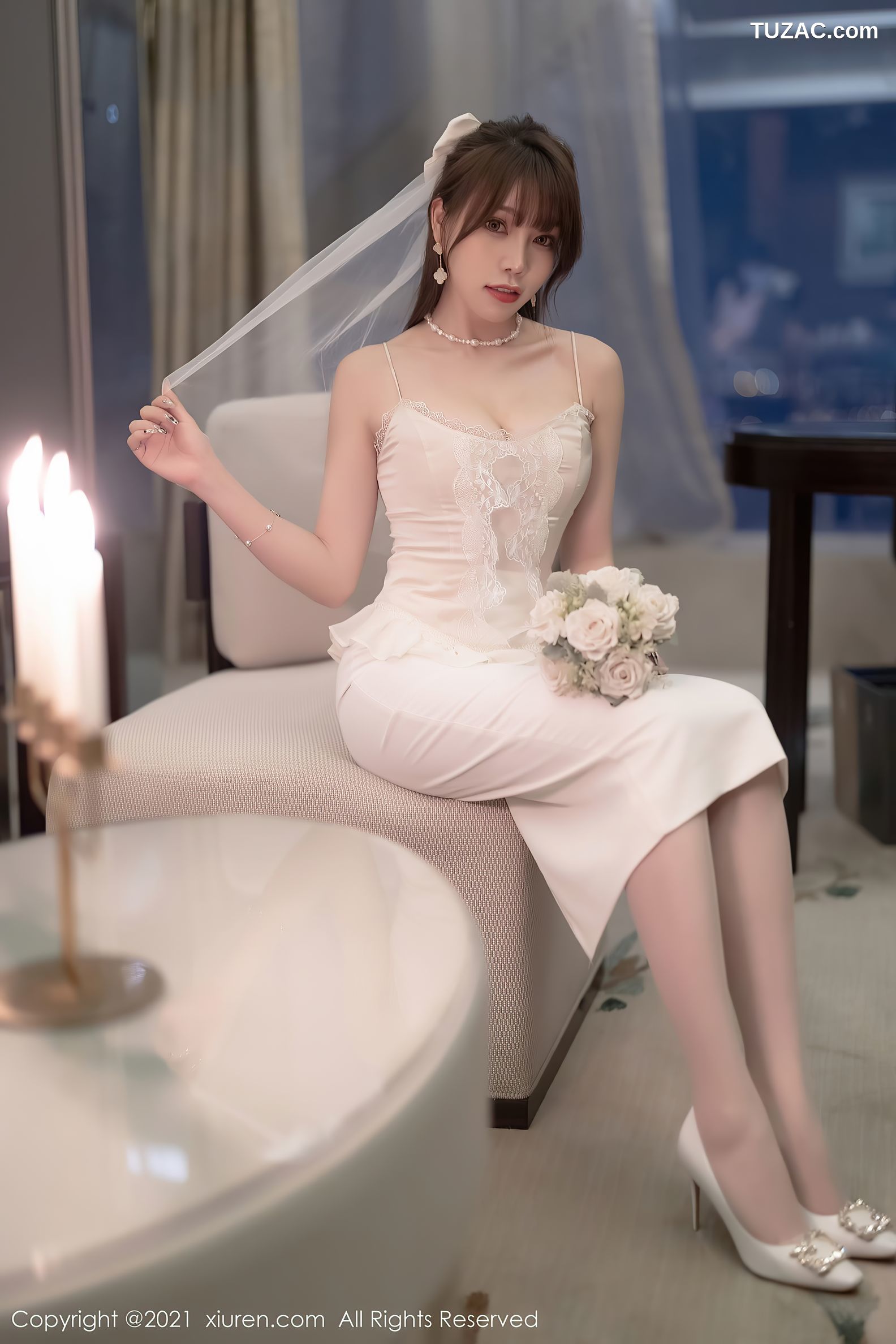 XiuRen秀人网-4269-芝芝Booty-薄透新娘服饰白丝吊带袜-2021.11.25