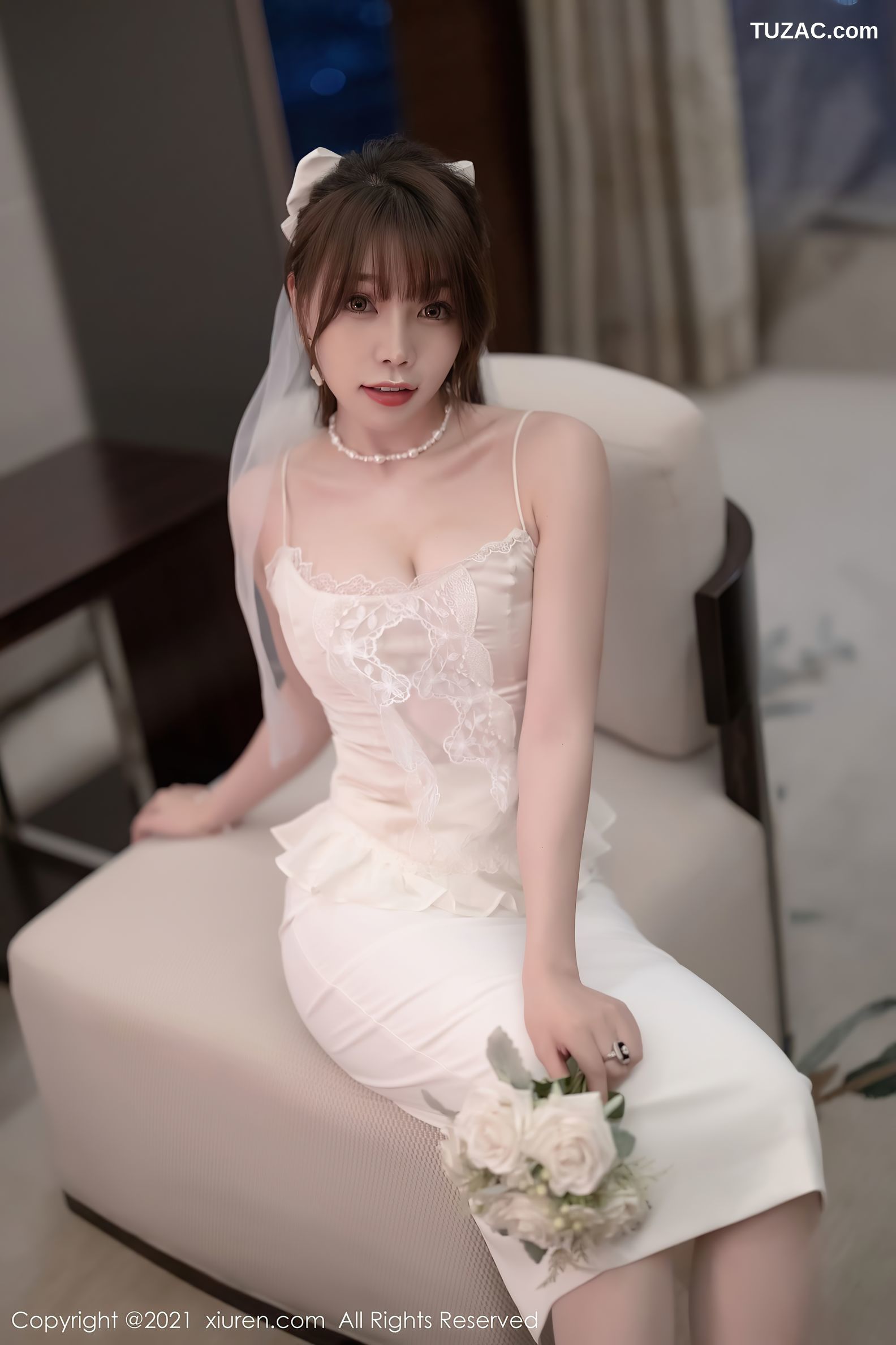 XiuRen秀人网-4269-芝芝Booty-薄透新娘服饰白丝吊带袜-2021.11.25