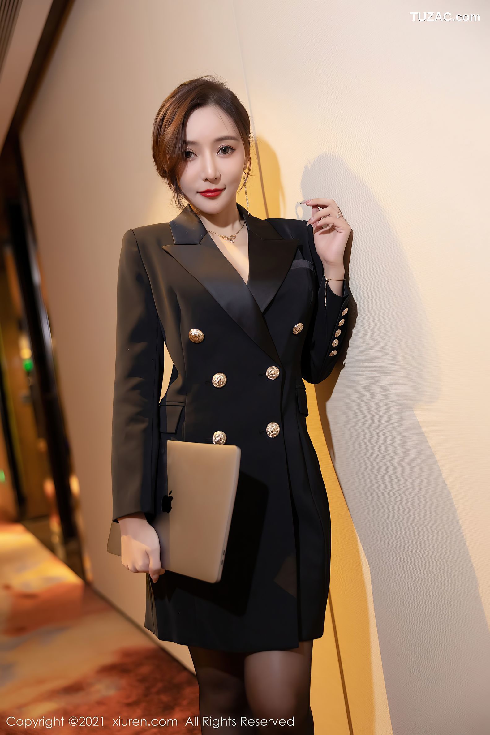 XiuRen秀人网-4293-王馨瑶Yanni-职业装粉色内衣黑丝-2021.12.02