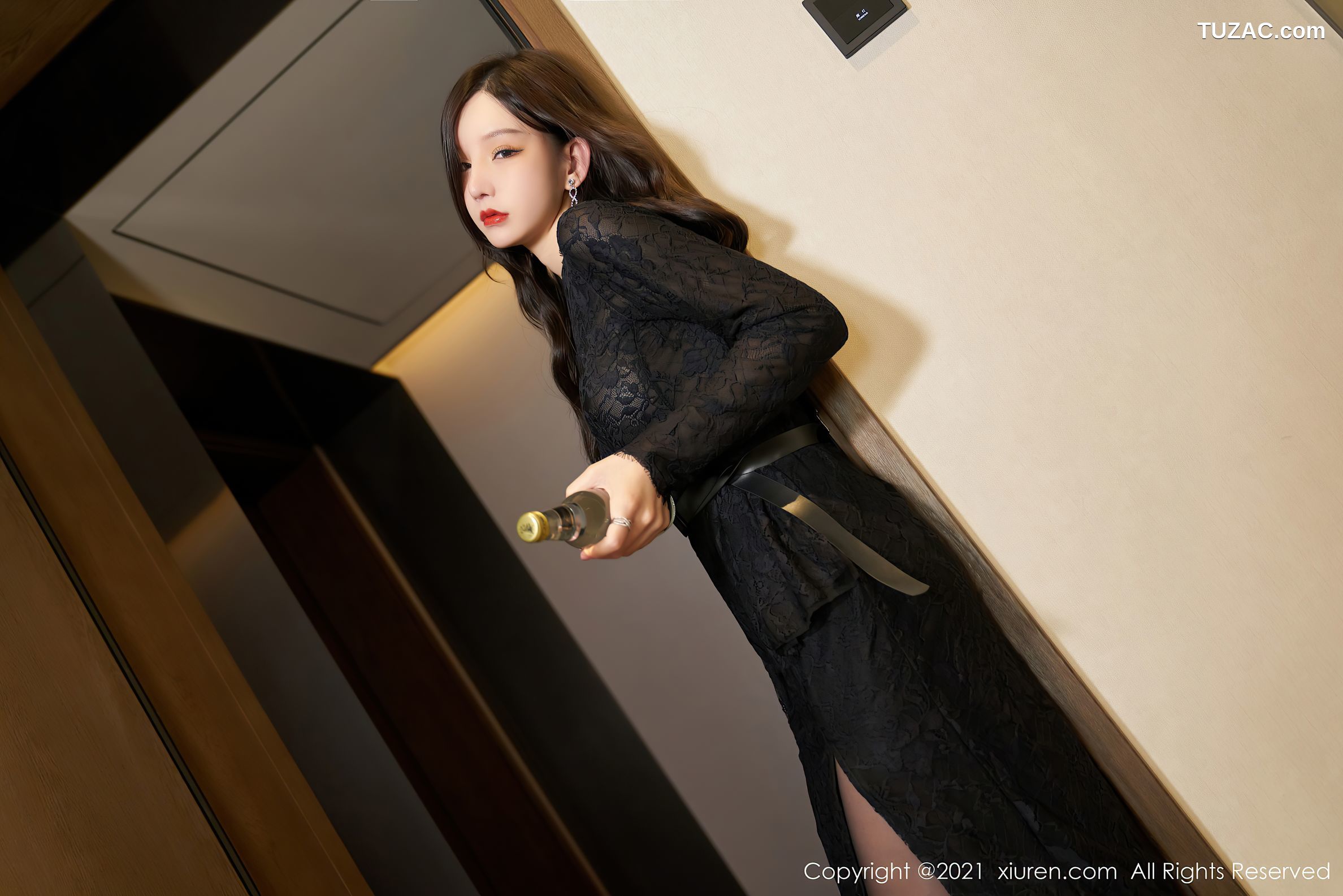 XiuRen秀人网-4298-周于希Sandy-黑色魅惑制服黑丝裤袜-2021.12.03