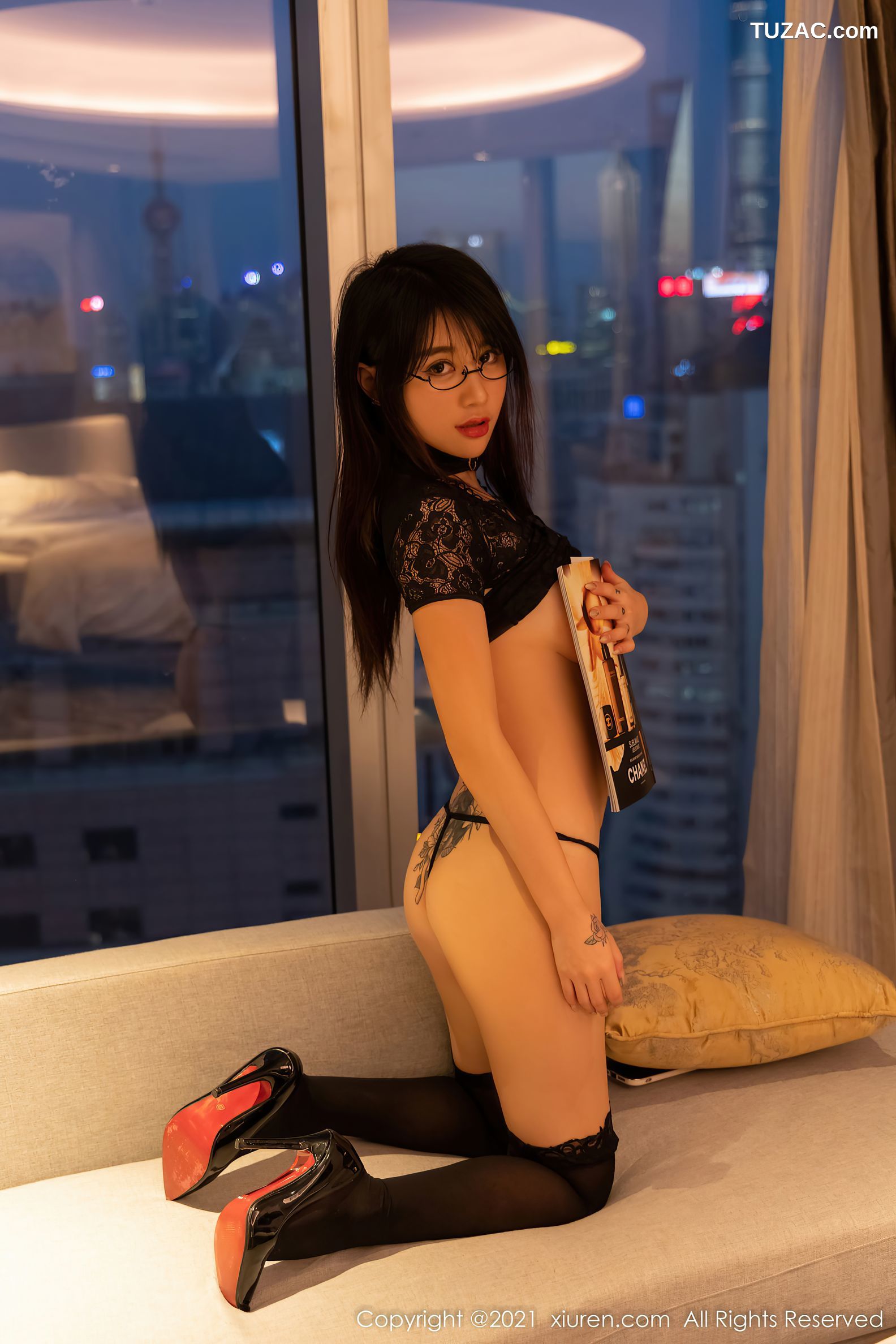 XiuRen秀人网-4317-美七Mia-青海旅拍黑色蕾丝内衣丁字裤-2021.12.09