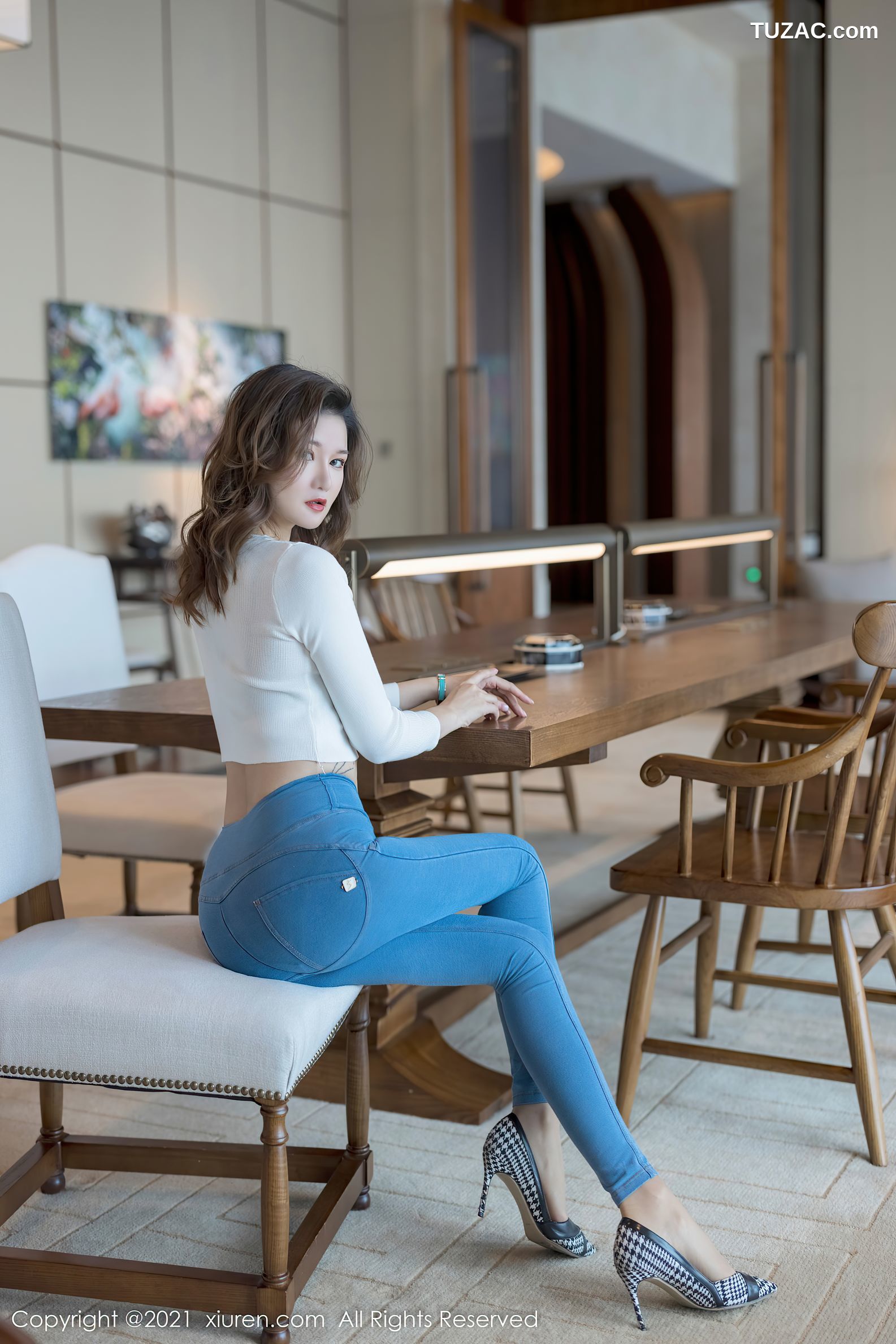 XiuRen秀人网-4318-文芮jeninfer-紧身牛仔裤精致蓝色内衣迷人-2021.12.09