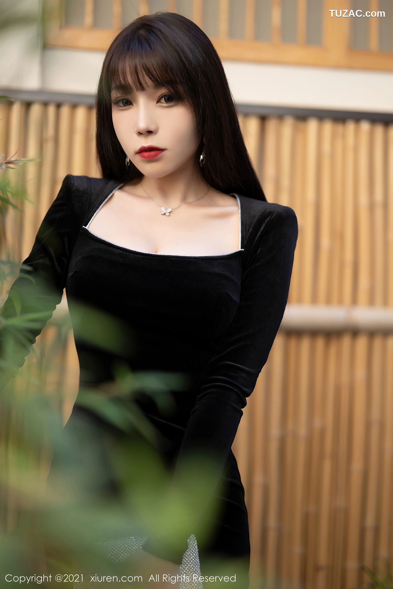 XiuRen秀人网-4322-芝芝Booty-黑色典雅服饰黑丝网袜性感内衣-2021.12.09