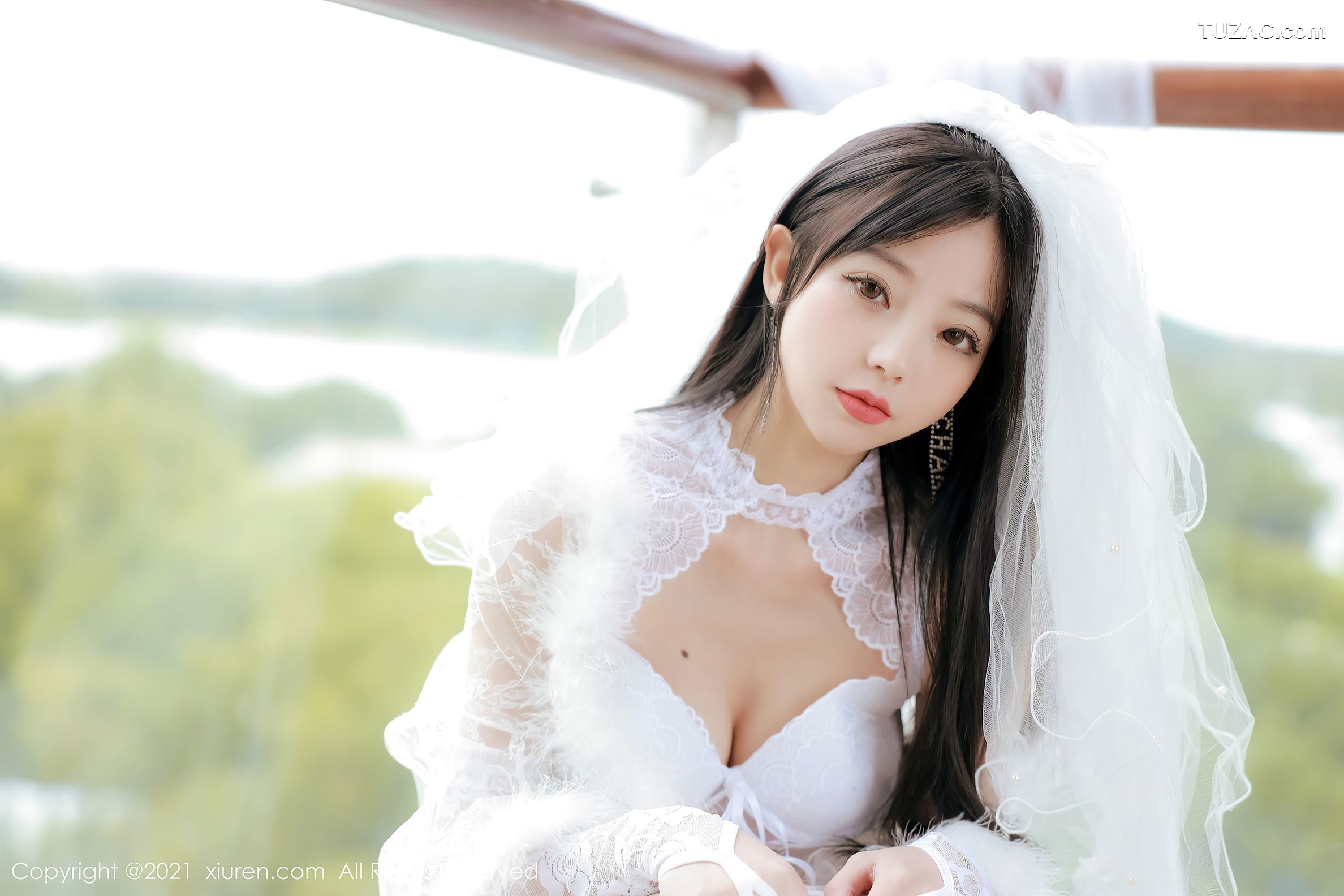 XiuRen秀人网-4339-佘贝拉Bella-大理旅拍性感纯白婚纱蕾丝吊带袜-2021.12.15