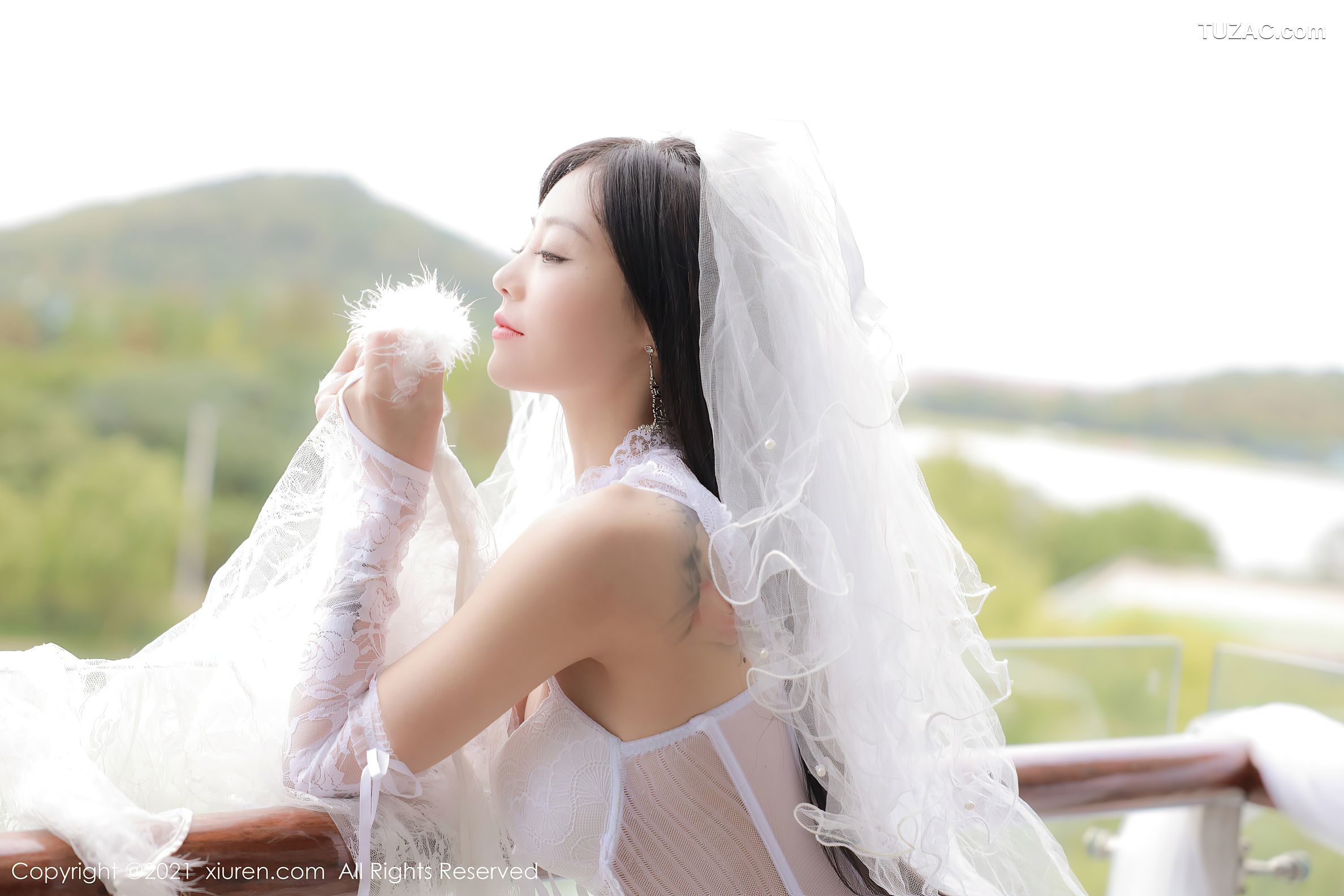 XiuRen秀人网-4339-佘贝拉Bella-大理旅拍性感纯白婚纱蕾丝吊带袜-2021.12.15