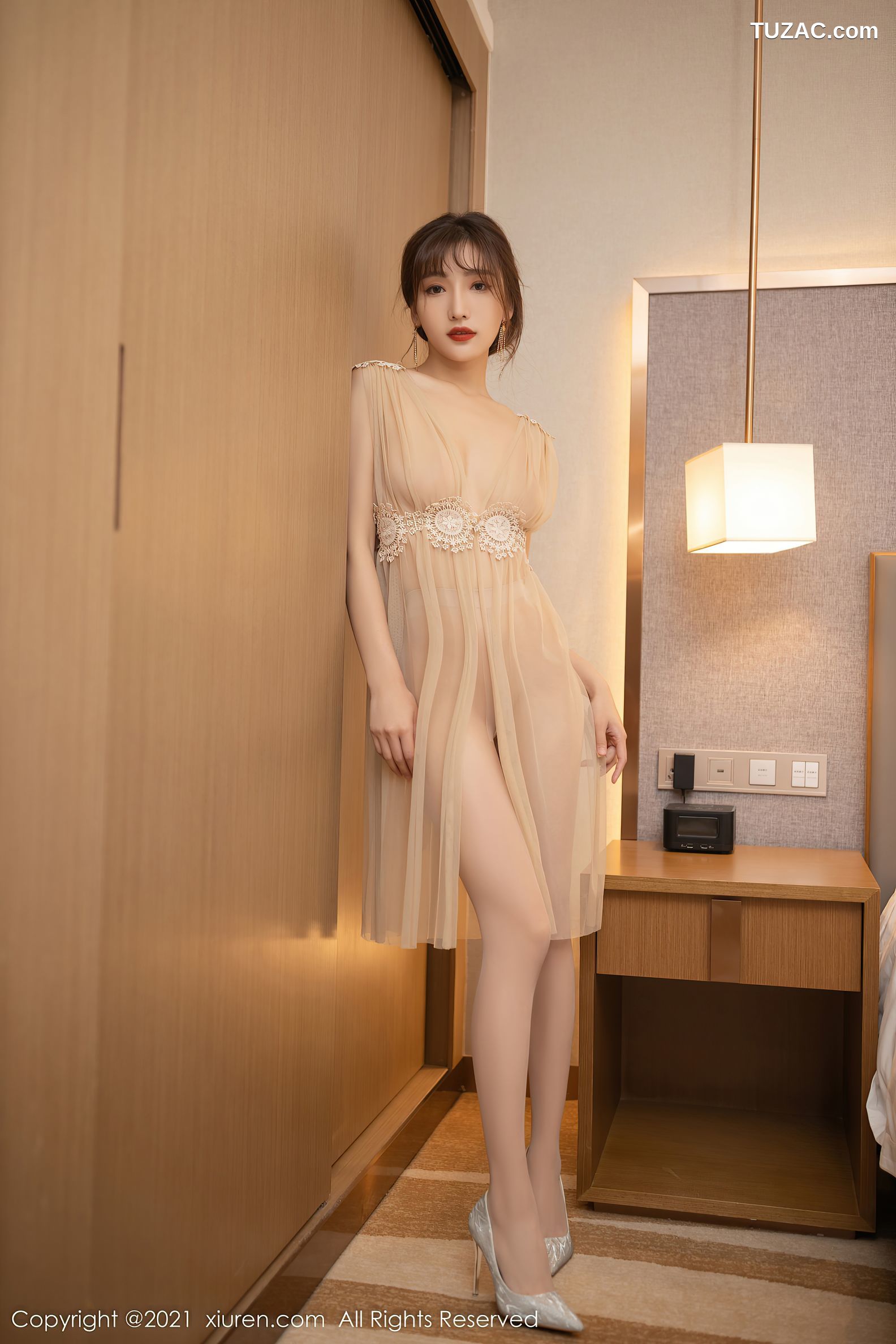 XiuRen秀人网-4347-陆萱萱-精致透明轻纱上衣超薄肉丝裤袜惹火-2021.12.16