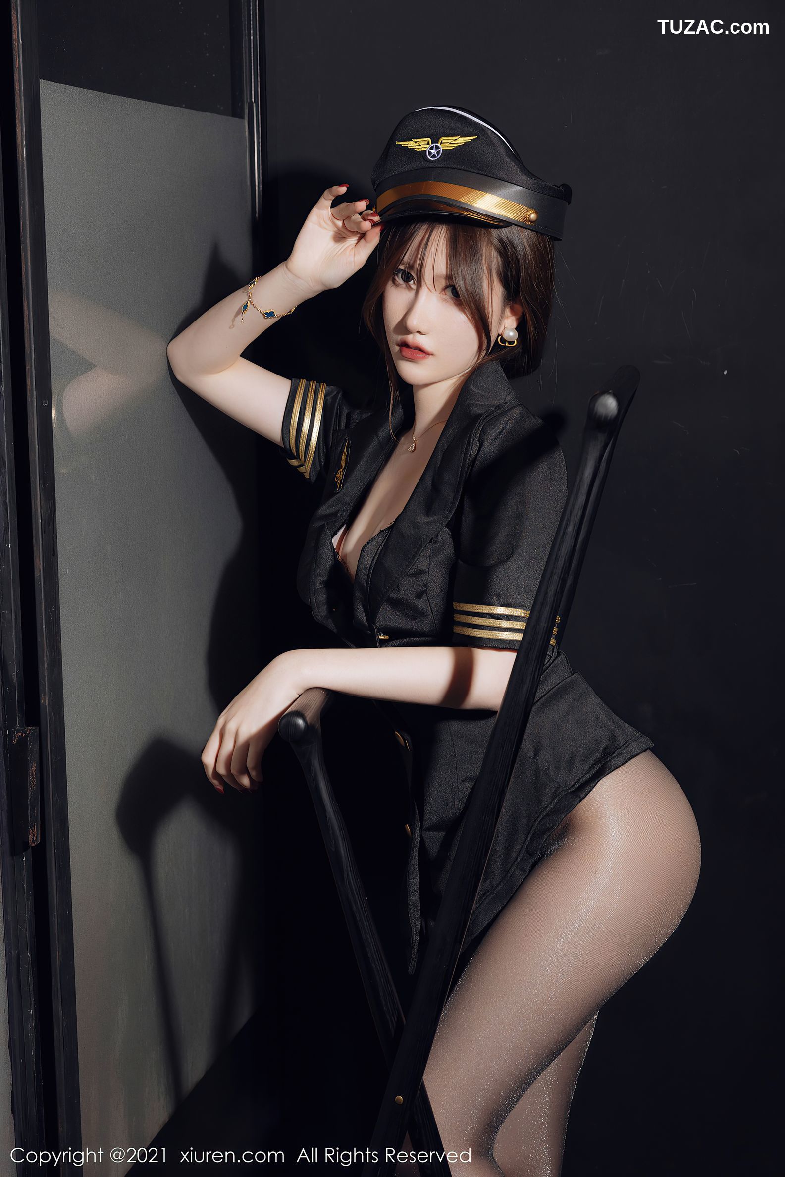 XiuRen秀人网-4355-美桃酱-黑色空军制服主题超薄黑丝裤袜-2021.12.17