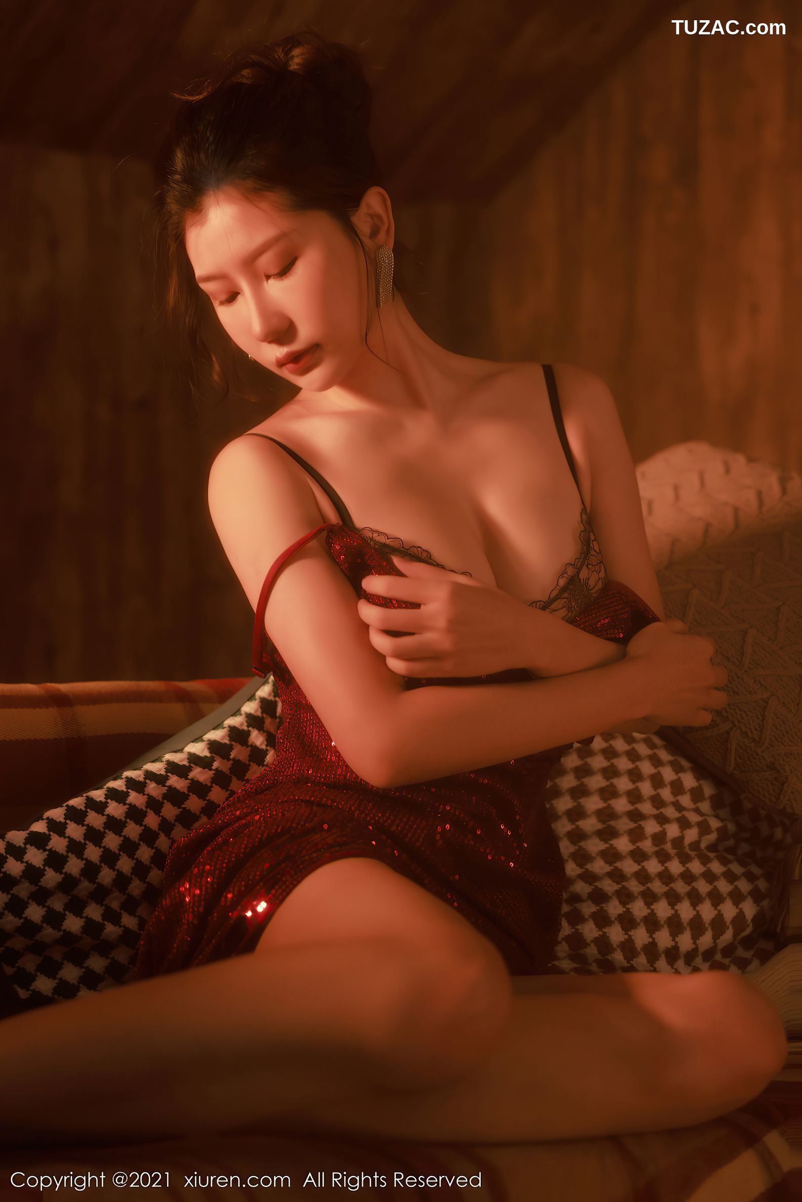 XiuRen秀人网-4357-尹甜甜-古典油画风主题性感内衣黑丝渔网-2021.12.20