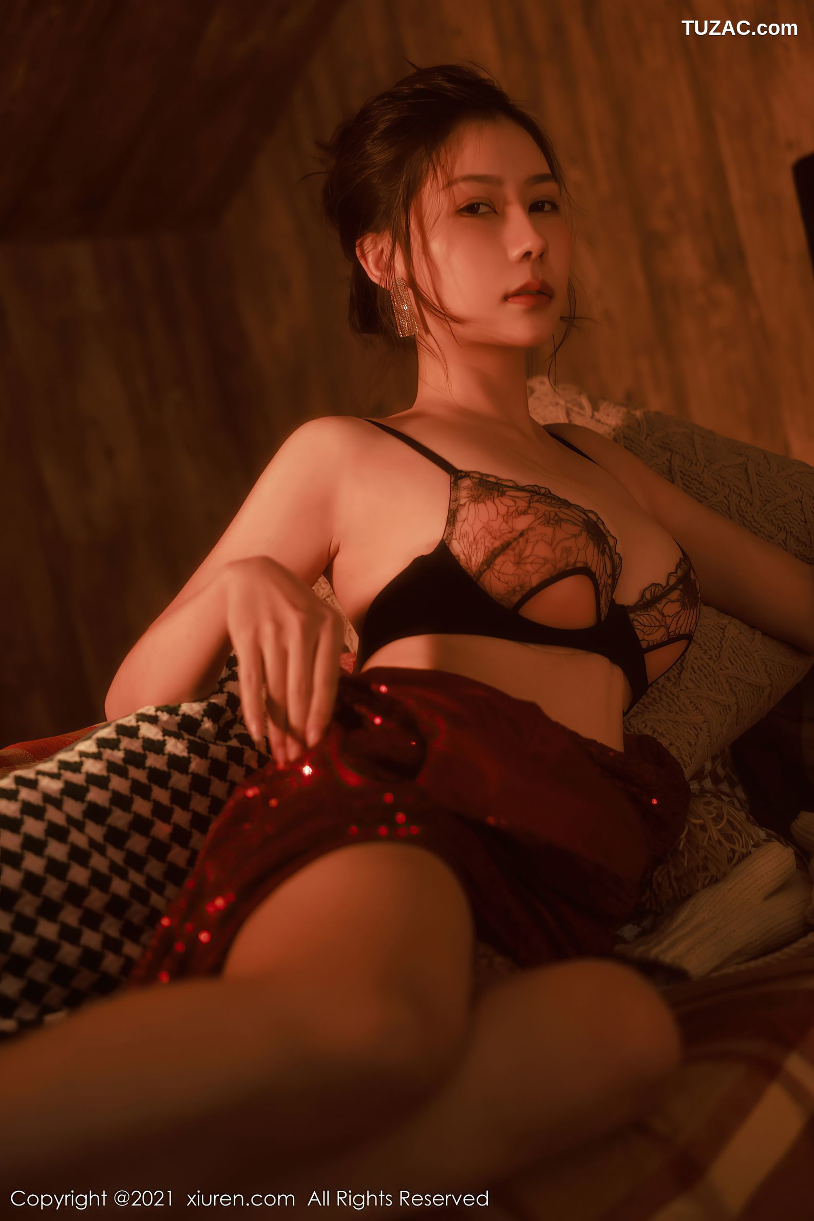 XiuRen秀人网-4357-尹甜甜-古典油画风主题性感内衣黑丝渔网-2021.12.20