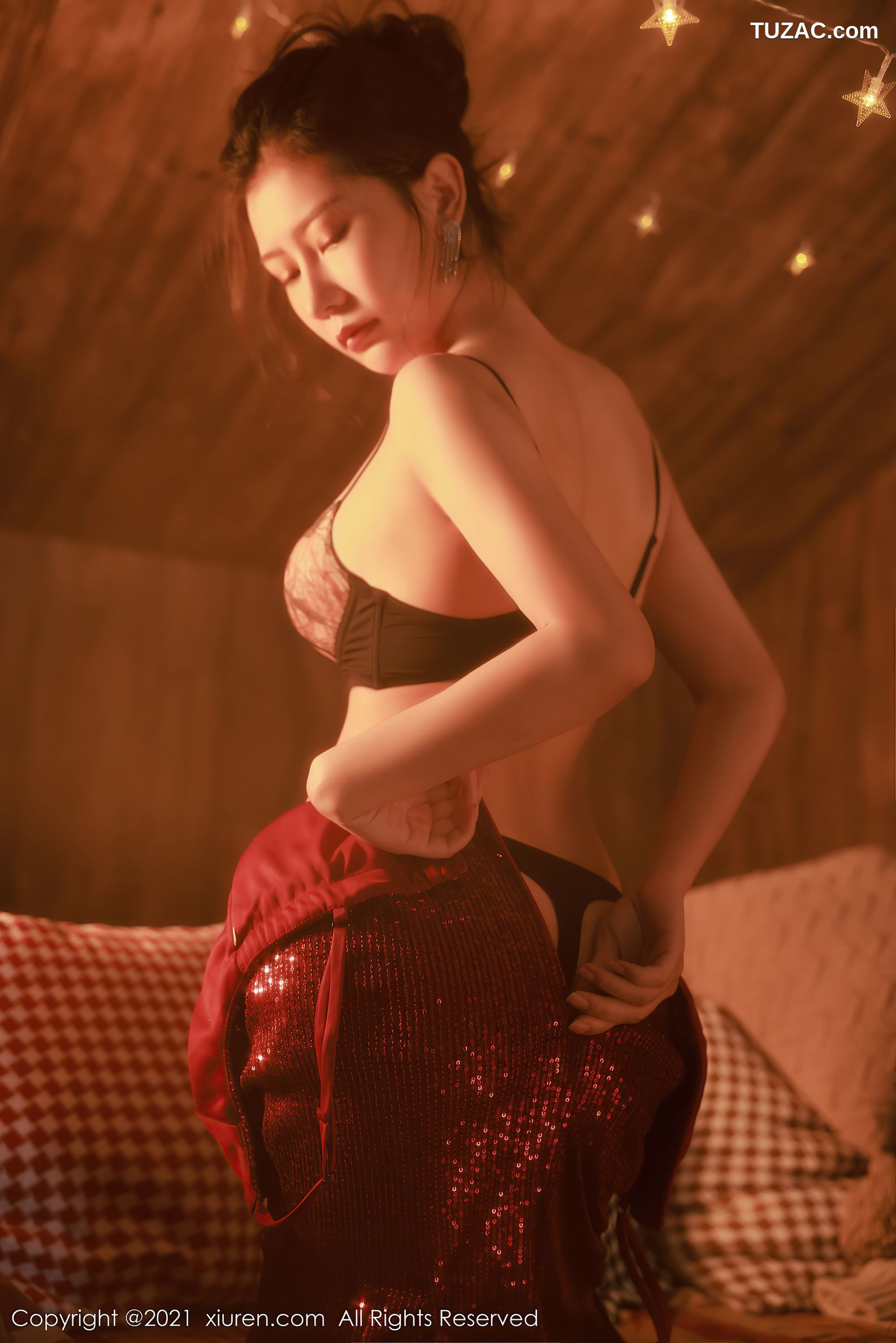 XiuRen秀人网-4357-尹甜甜-古典油画风主题性感内衣黑丝渔网-2021.12.20