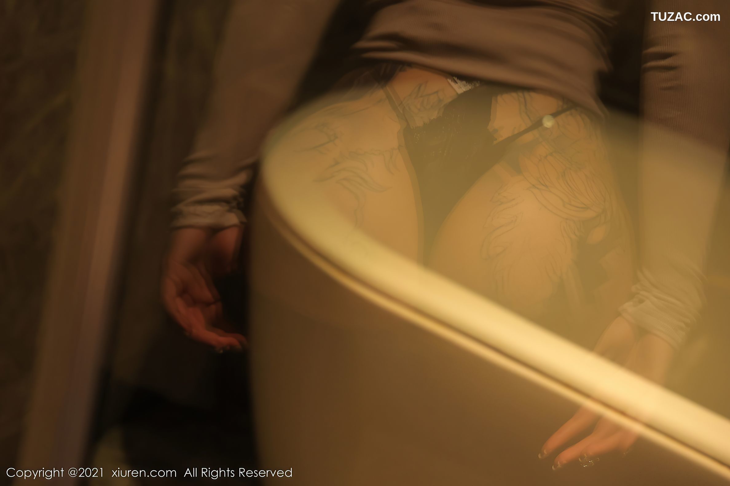 XiuRen秀人网-4361-文静儿-高叉连体衣黑丝裤袜凹凸魔鬼身材-2021.12.21