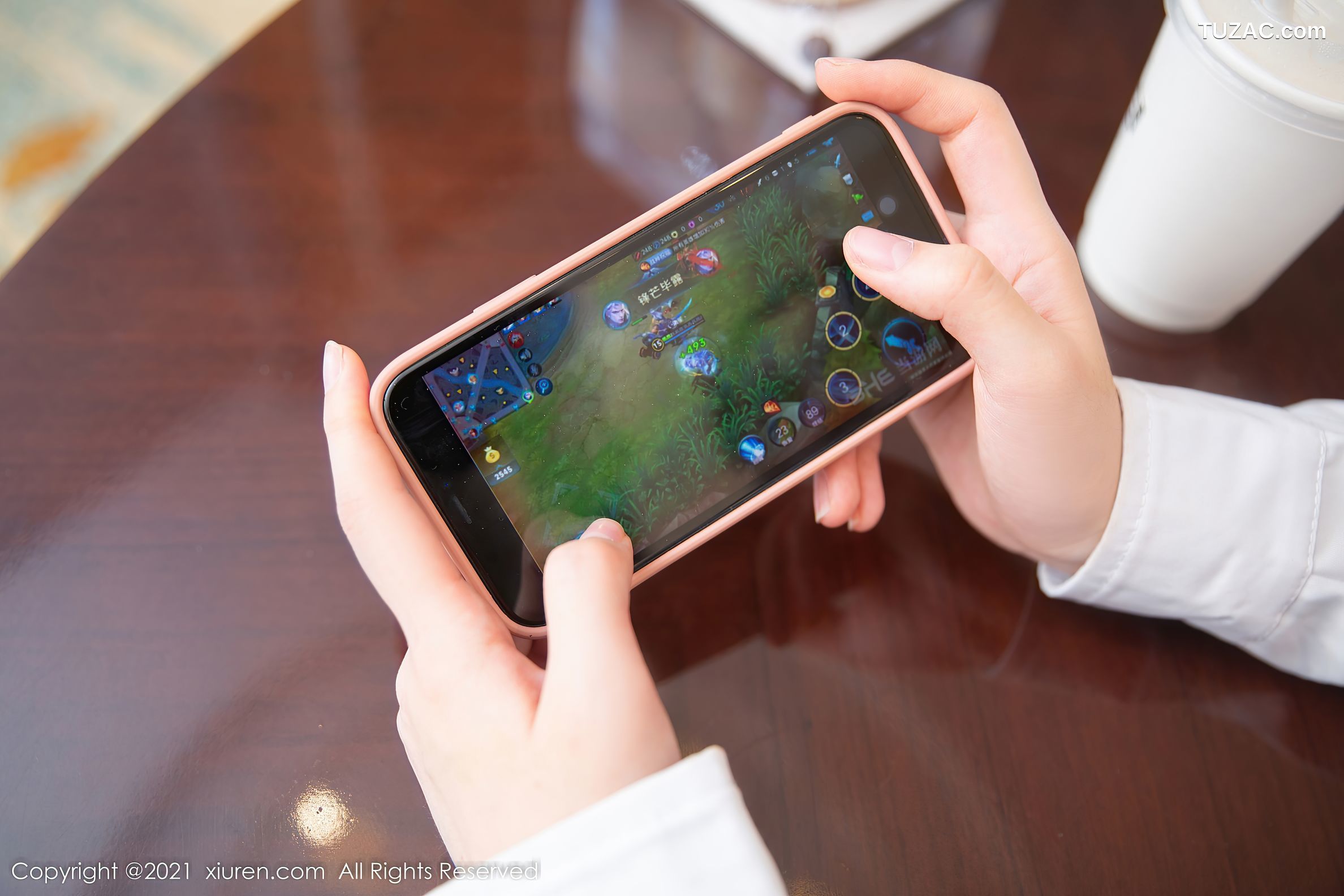 XiuRen秀人网-4364-一颗甜蛋黄a-白衬衣黑短裙蕾丝吊带袜-2021.12.21