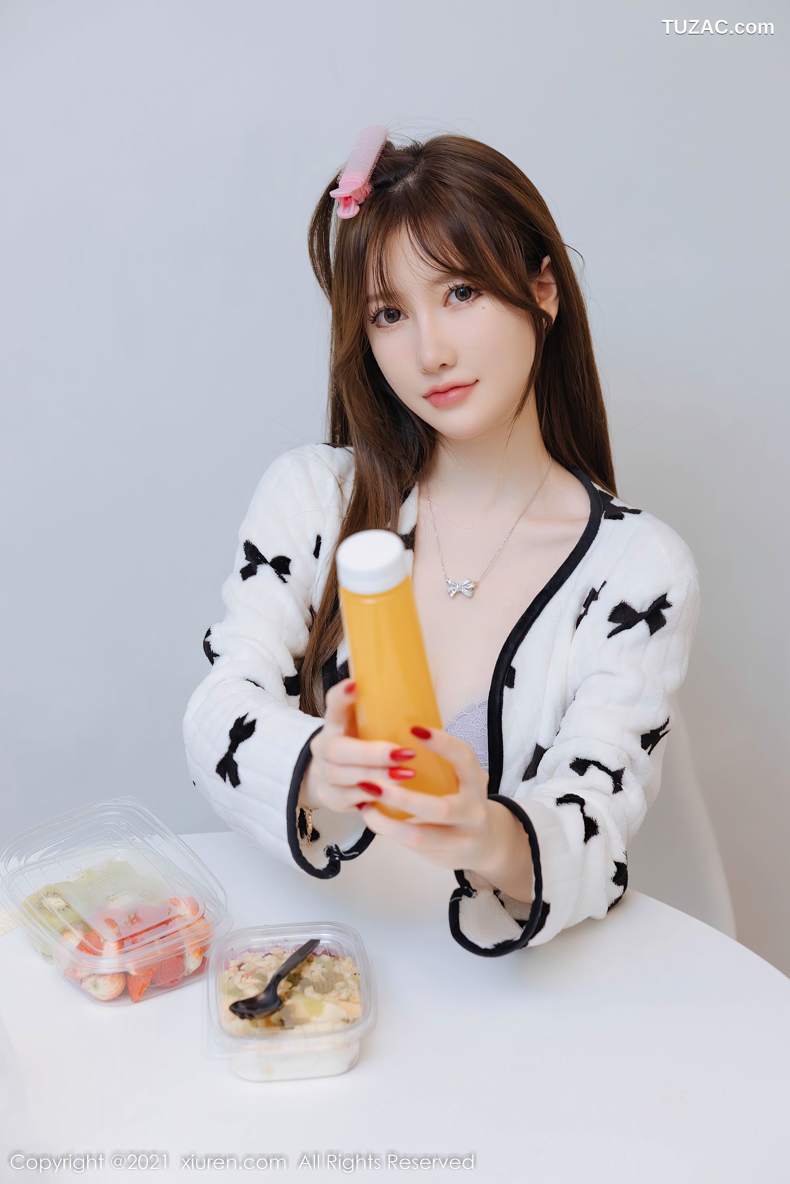 XiuRen秀人网-4365-美桃酱-女主持主题蕾丝内衣超薄肉丝-2021.12.21