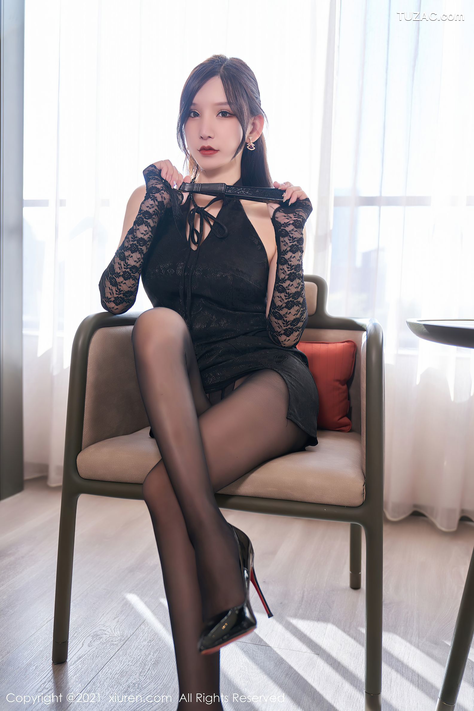 XiuRen秀人网-4373-周于希Sally-性感黑色礼裙黑丝裤袜-2021.12.22