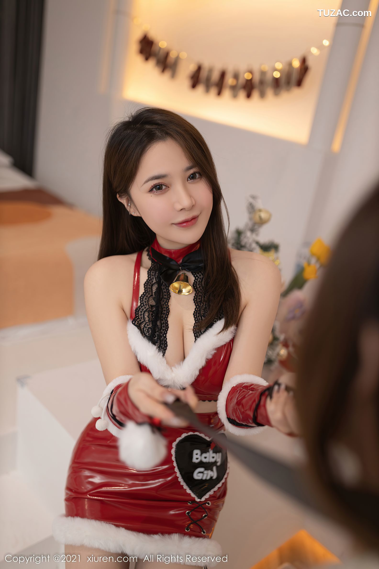 XiuRen秀人网-4383-鱼子酱Fish-圣诞节主题红色上衣豪乳惹火-2021.12.24
