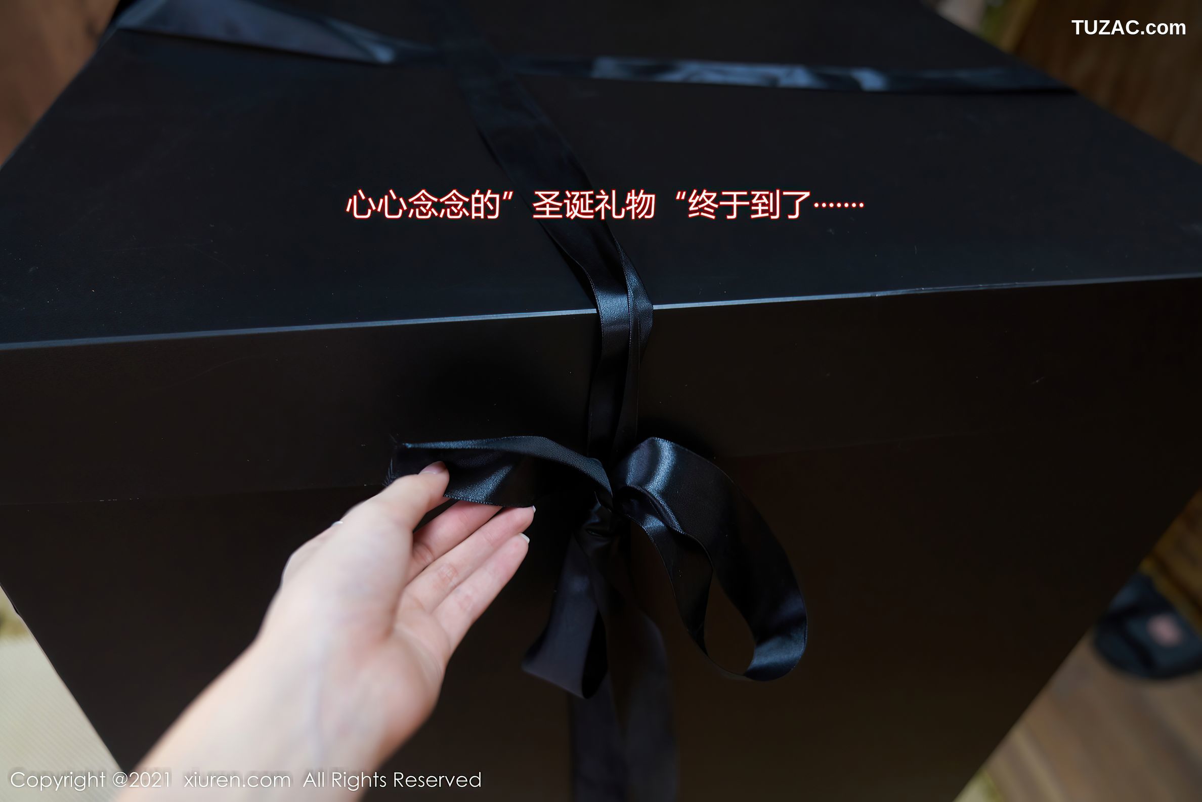 XiuRen秀人网-4385-周于希Sally-圣诞主题性感红色丝带裹身-2021.12.24
