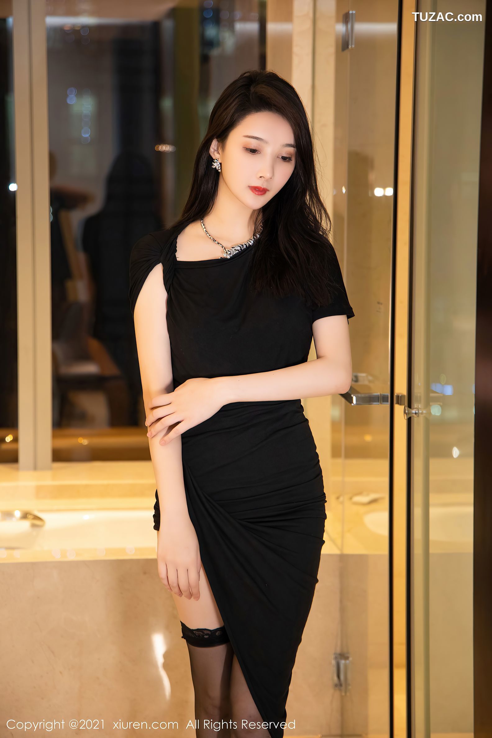 XiuRen秀人网-4400-Summer宝宝-黑色长裙精致蕾丝内衣黑丝袜魅惑-2021.12.29