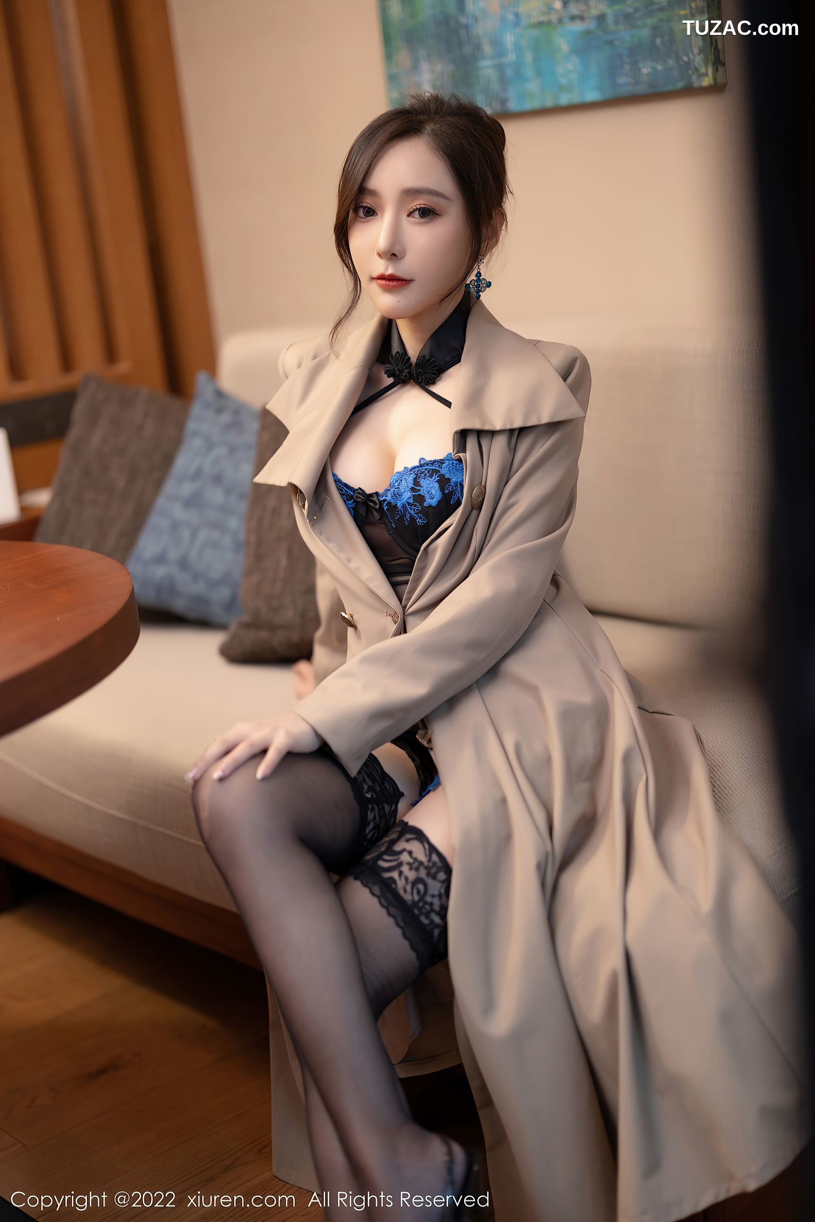 XiuRen秀人网-4417-王馨瑶Yanni-风衣黑色轻透内衣黑丝-2022.01.04