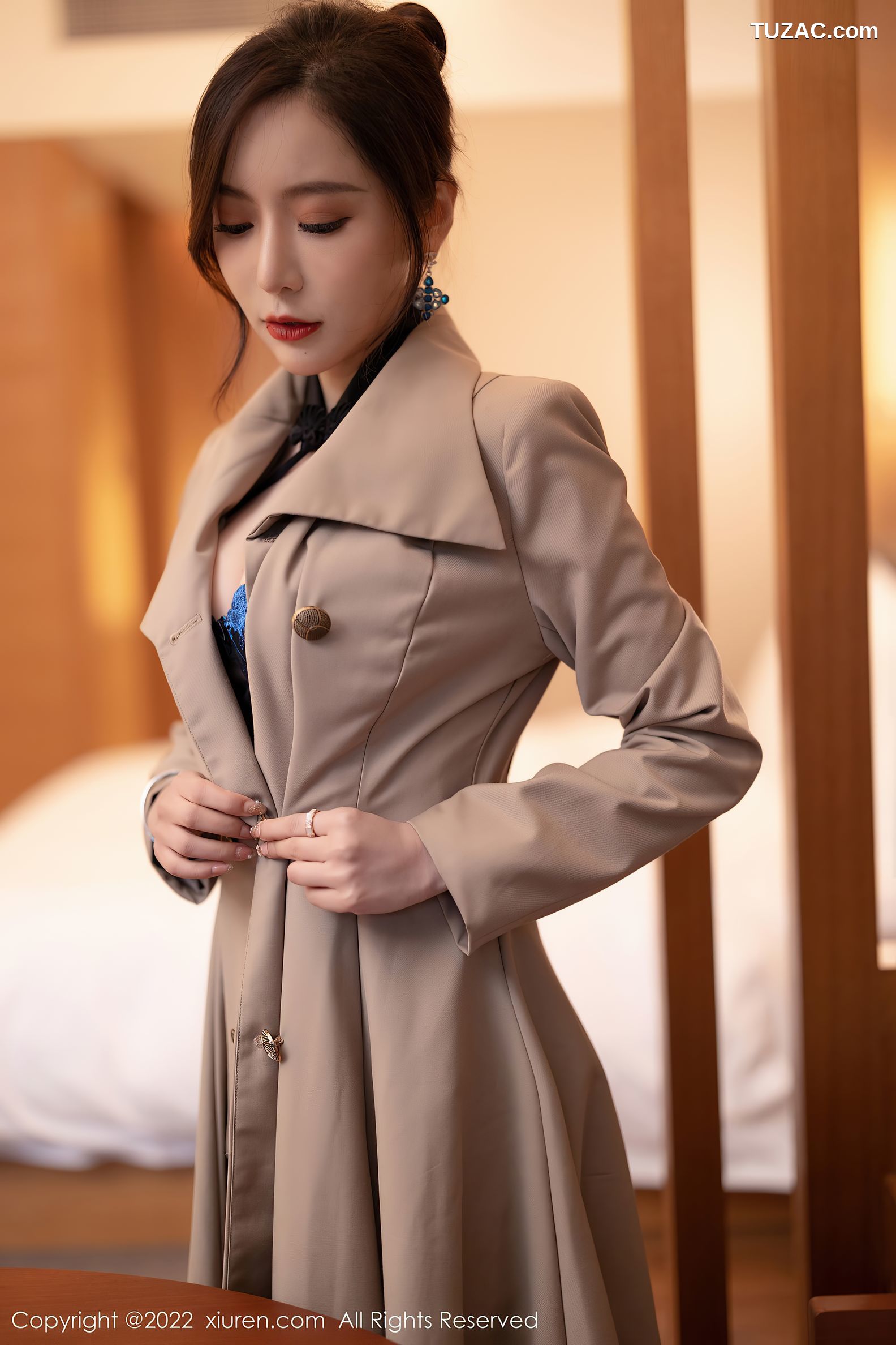 XiuRen秀人网-4417-王馨瑶Yanni-风衣黑色轻透内衣黑丝-2022.01.04