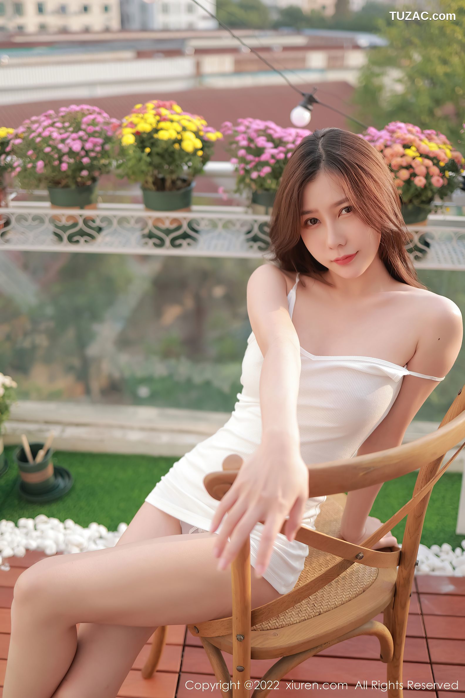 XiuRen秀人网-4419-尹甜甜-户外阳光下白色轻透上衣性感内裤-2022.01.04