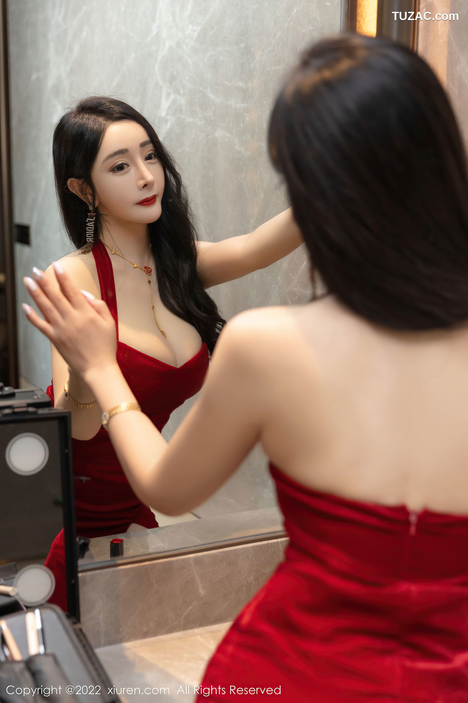 XiuRen秀人网-4434-允爾-三亚旅拍赌场情景主题低胸裙丰乳肥臀-2022.01.07